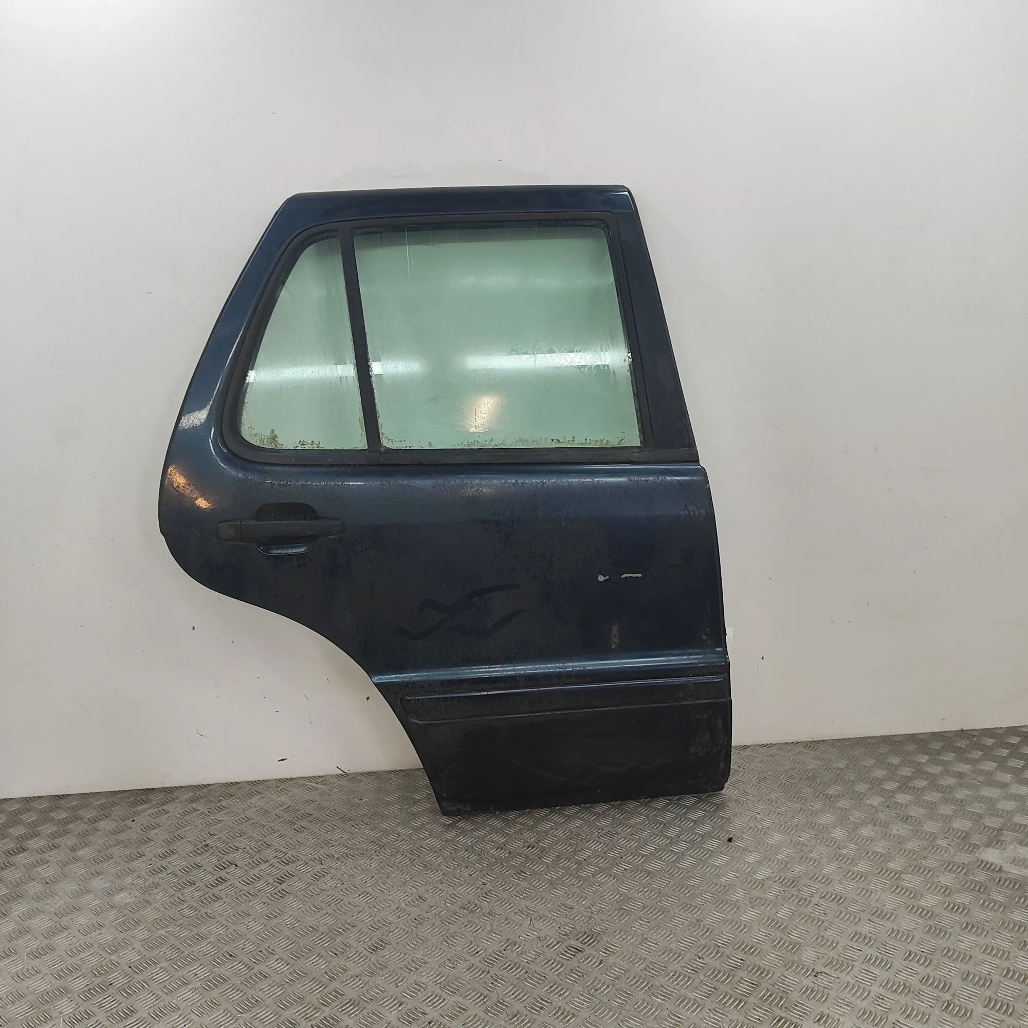 Mercedes-Benz 280SL - 600SL / SL (R129) Door — rear right Door — rear right — MERCEDES BENZ ML-CLASS (W16...