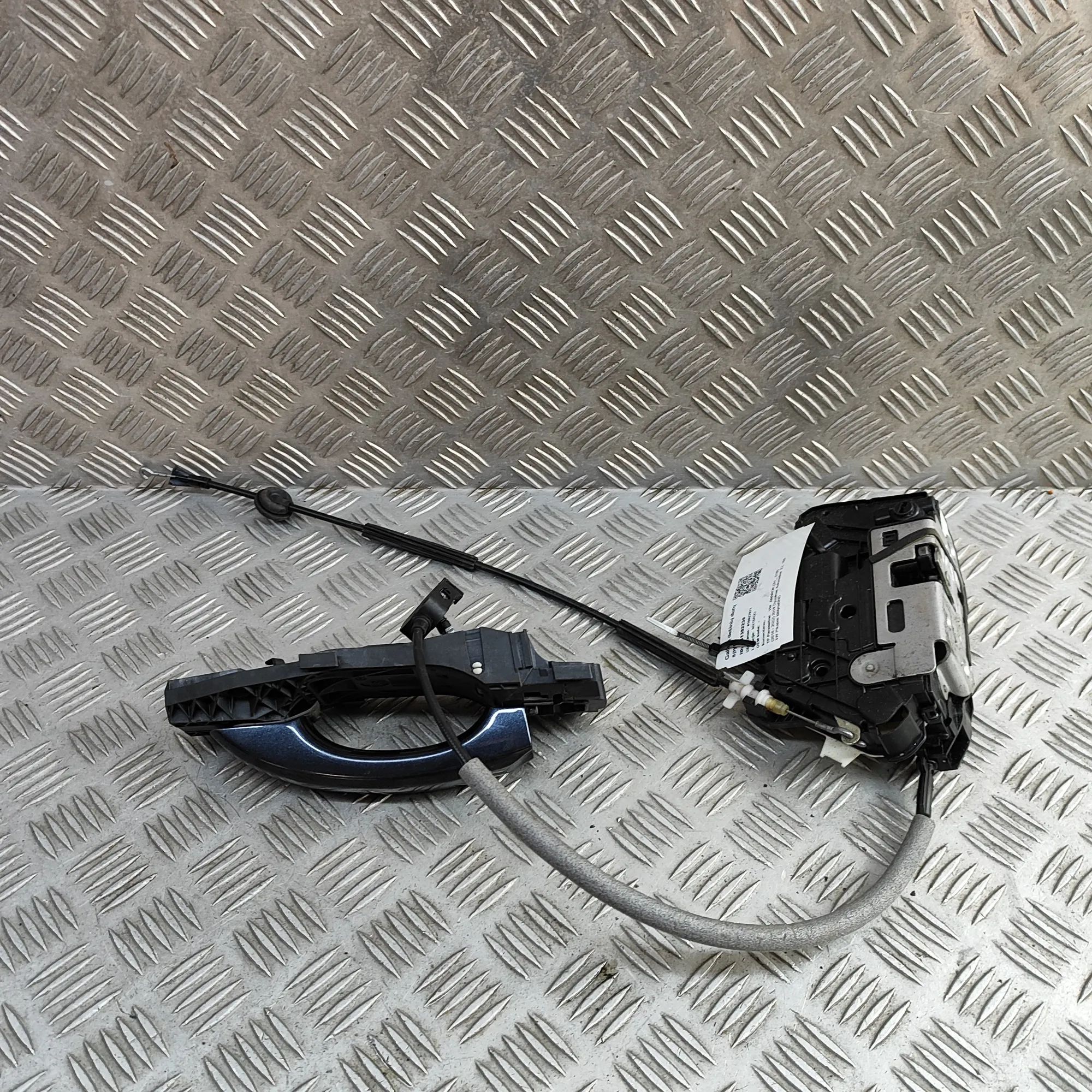 Volkswagen Amarok Door lock — rear right Door lock — rear right — VW AMAROK (2H_, S1B) (...