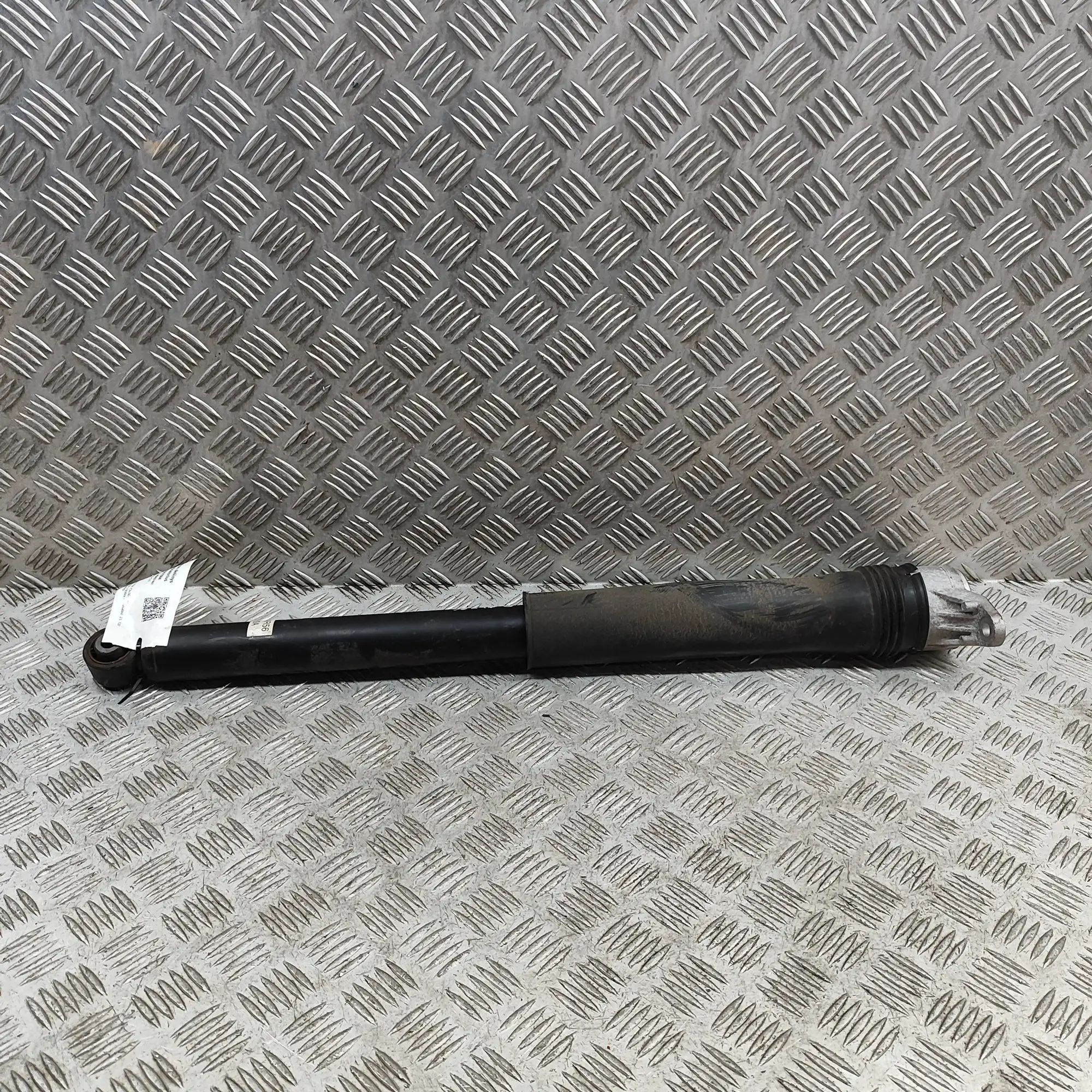 Mazda 3 (BP) Shock absorber — rear right Shock absorber — rear right — MAZDA CX-3 (0 DM)...