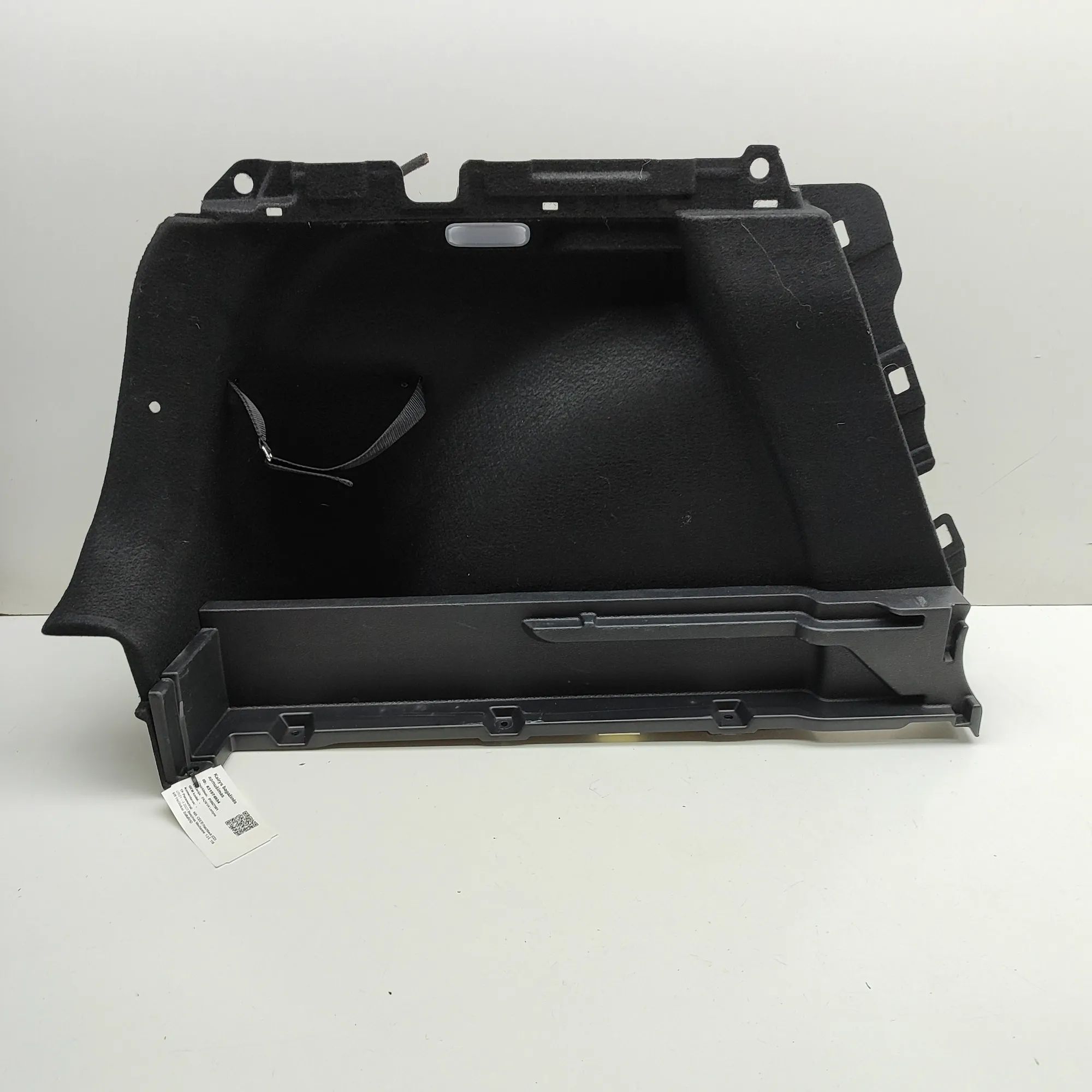 Kia Ceed (CD) Left Side Trunk Trim Left Side Trunk Trim — KIA CEE\'D (Hatchback CD...
