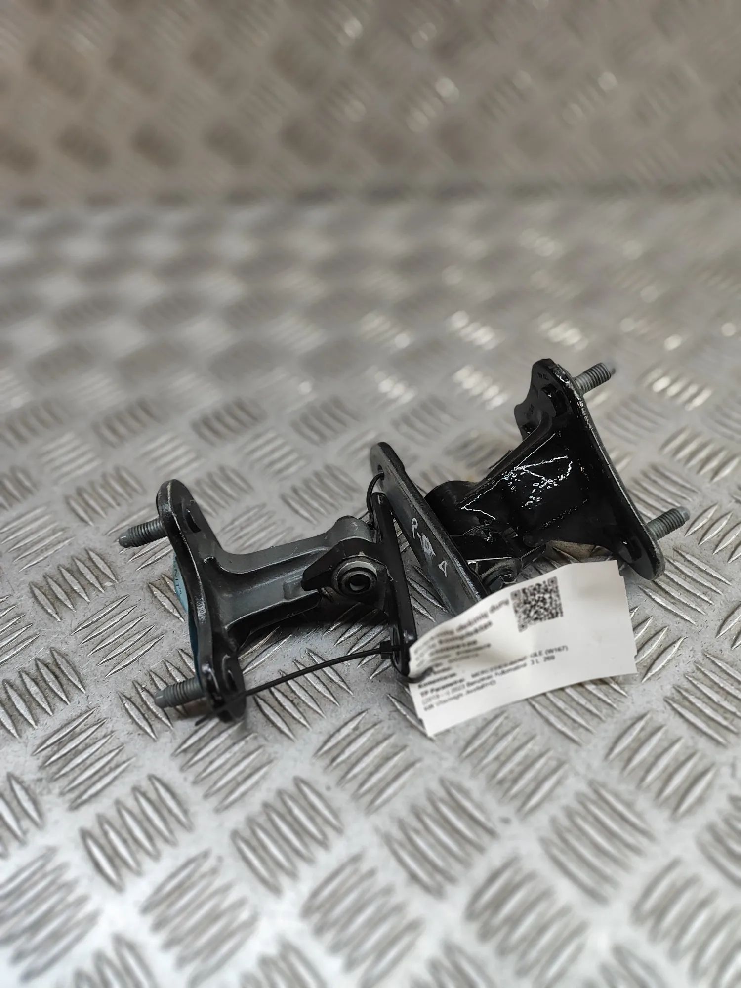 Mercedes-Benz GLE (W167) Door hinge set — front right Door hinge set — front right — MERCEDES BENZ GL...
