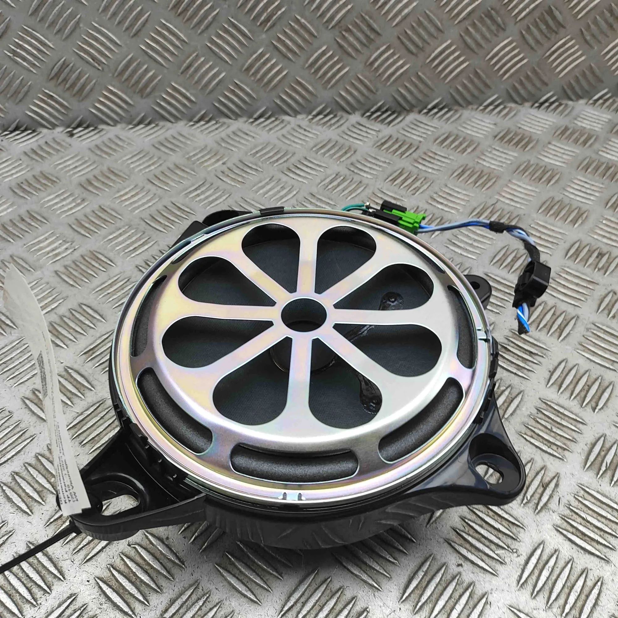 Mercedes-Benz GLE (W167) Front Right Door Speaker Front Right Door Speaker — MERCEDES BENZ GLE (W...