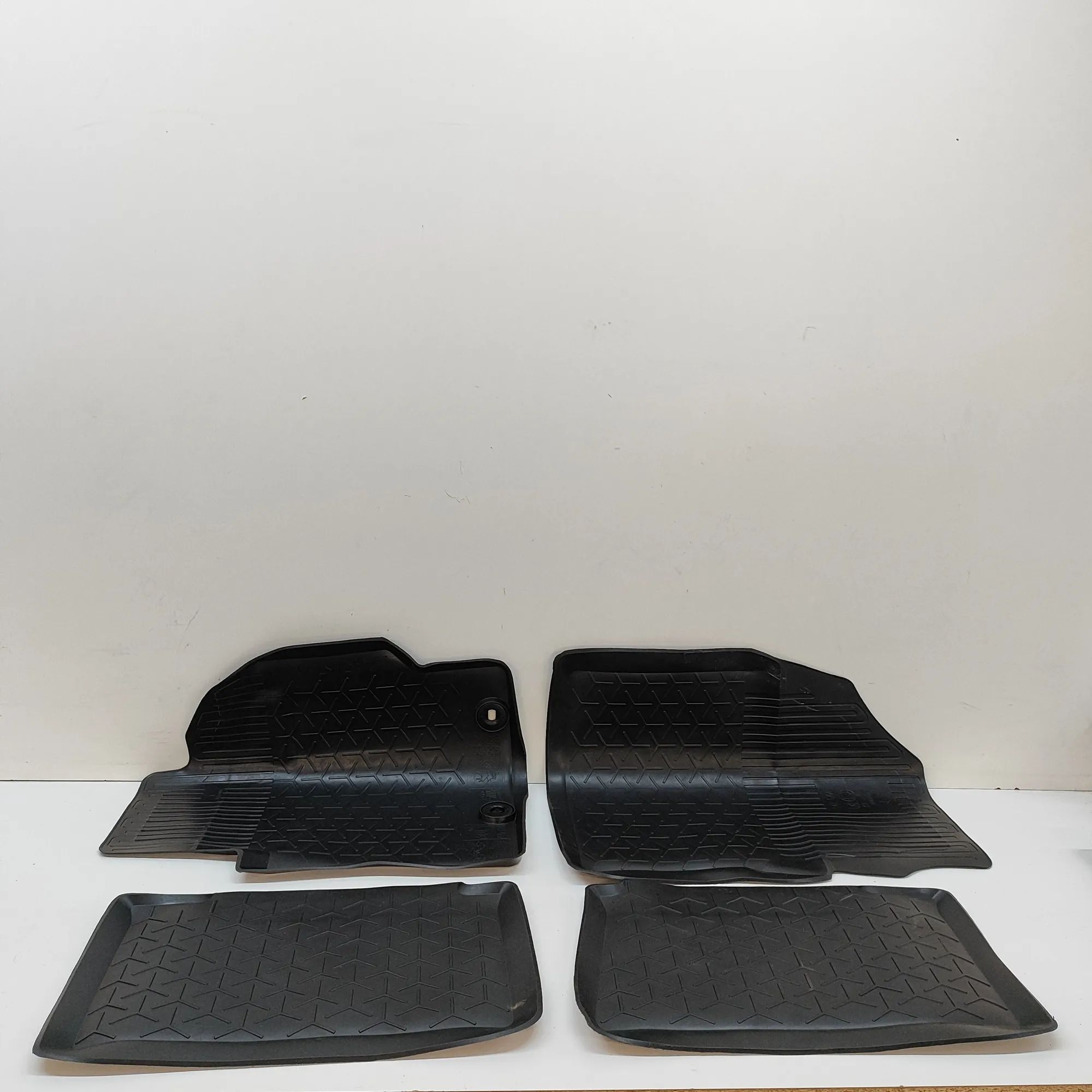 Toyota Yaris Floor Mat Set