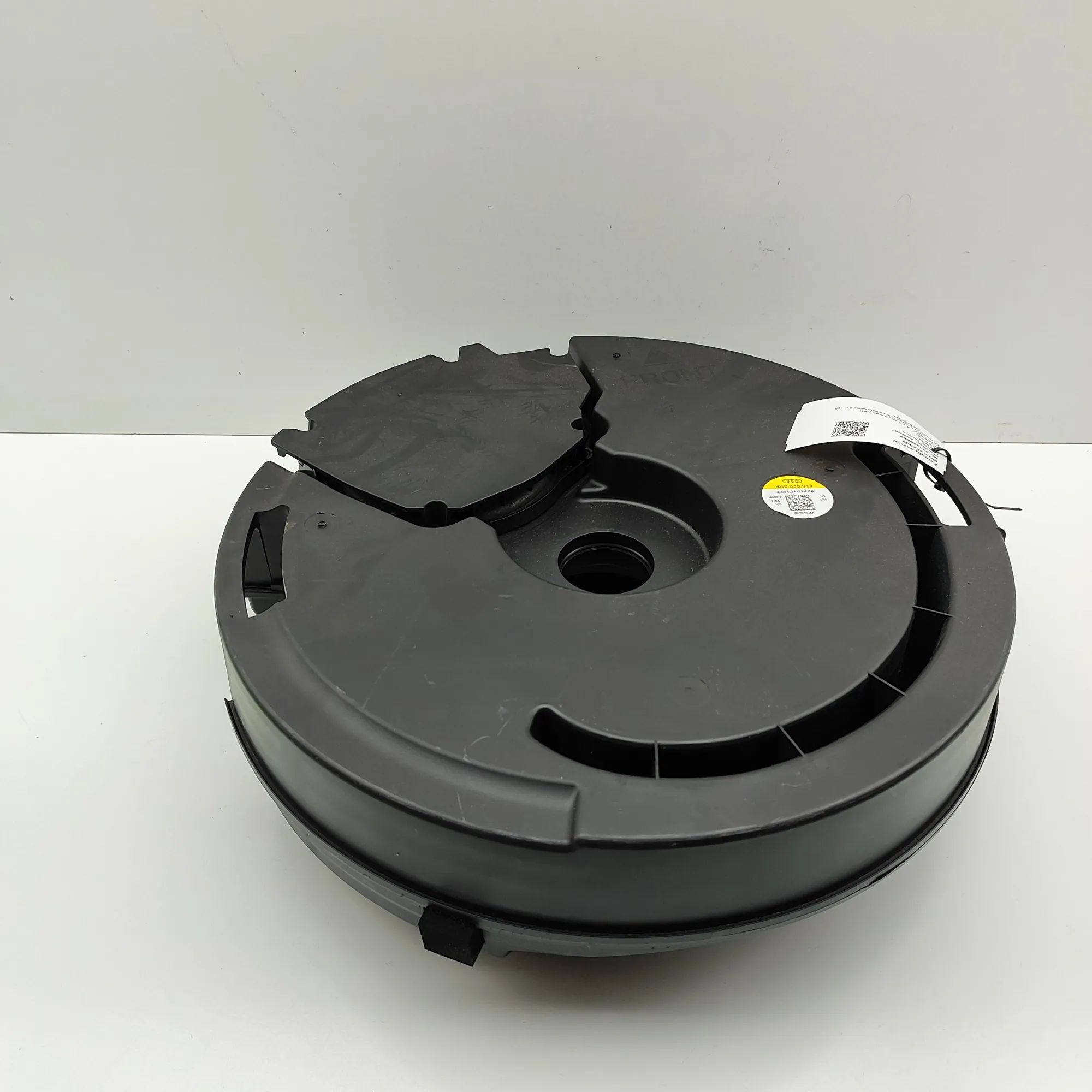 Audi A6 (C8) Subwoofer Subwoofer — AUDI A6 (C8 Avant 4A5) (2018-...) —...