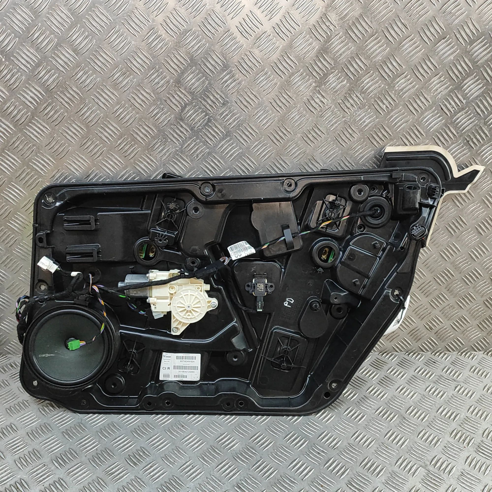 Infiniti Q30 Front Right Door Window Regulator