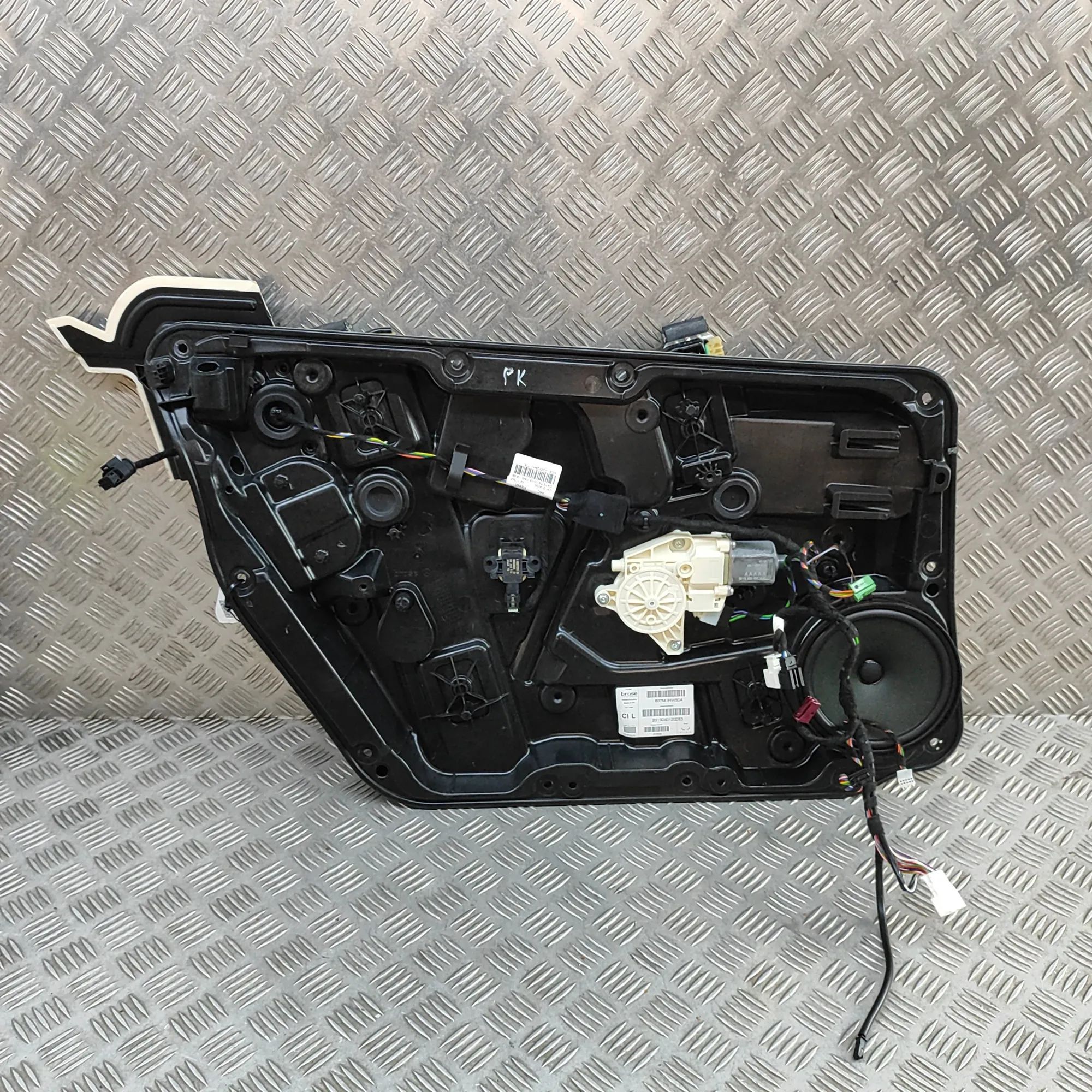 Infiniti Q30 Front Left Door Window Regulator