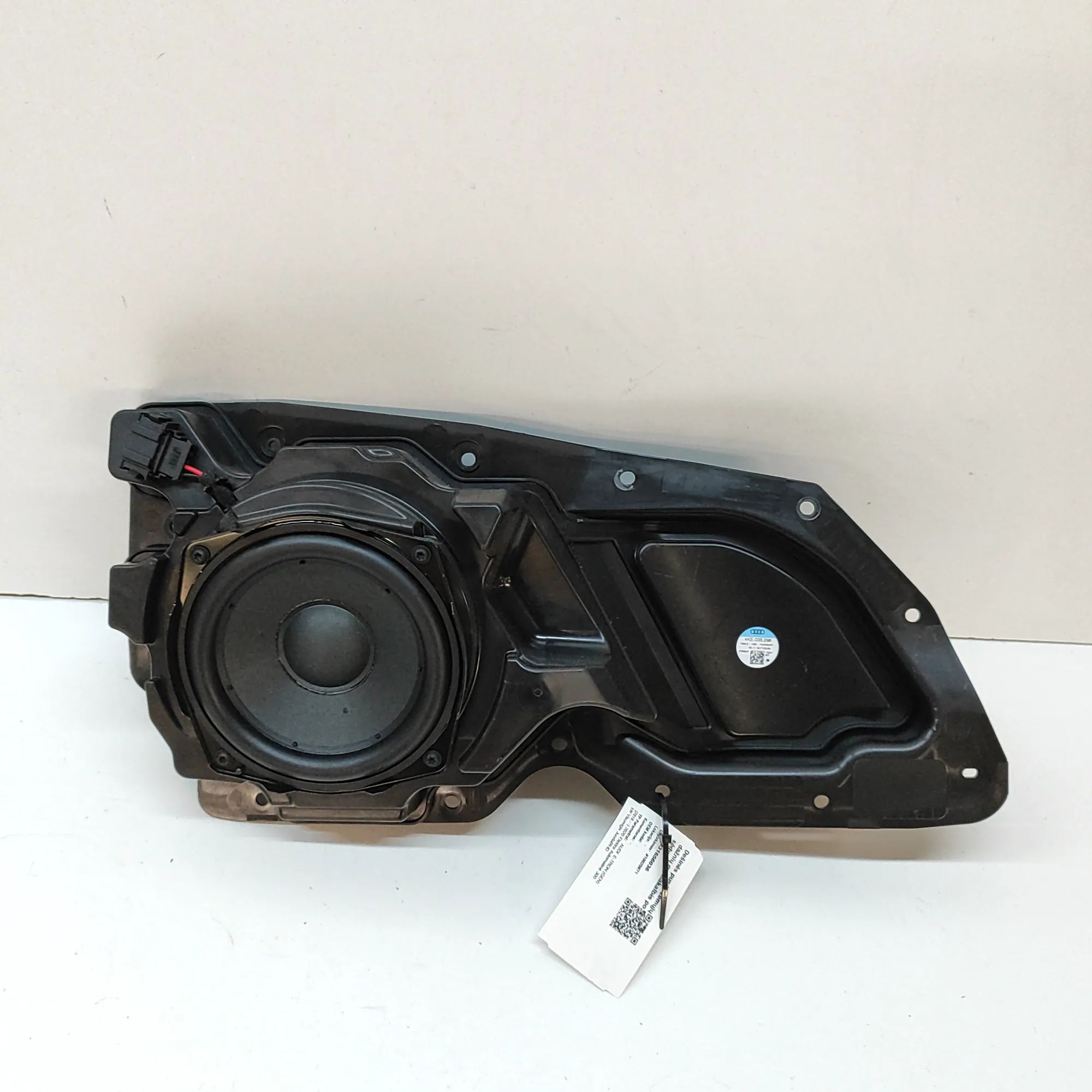 Audi e-tron Front Right Door Speaker Front Right Door Speaker — AUDI E-TRON (GEN) (2...