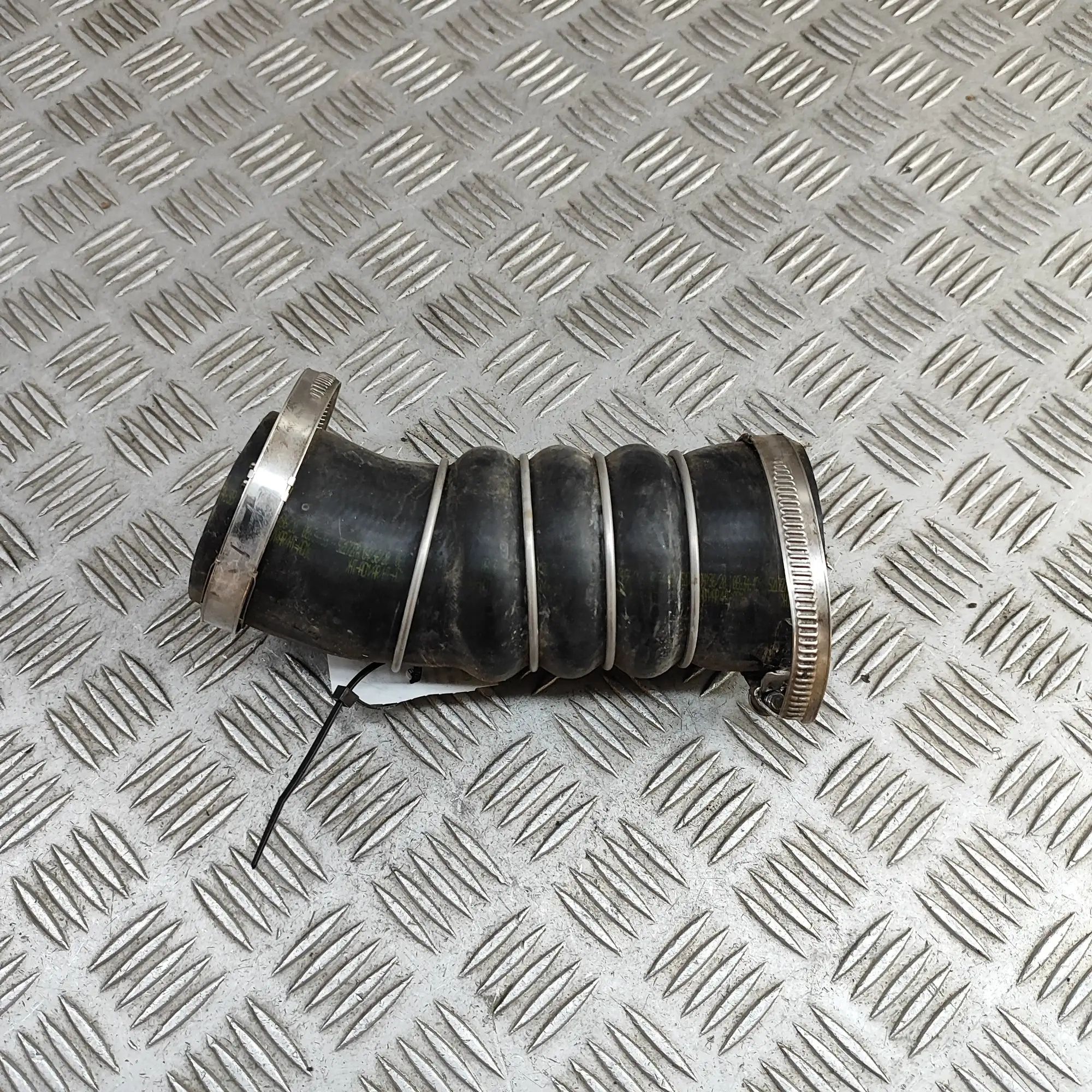 Porsche Macan Intercooler Hose Pipe Intercooler Hose Pipe — PORSCHE MACAN (DKN) (20...