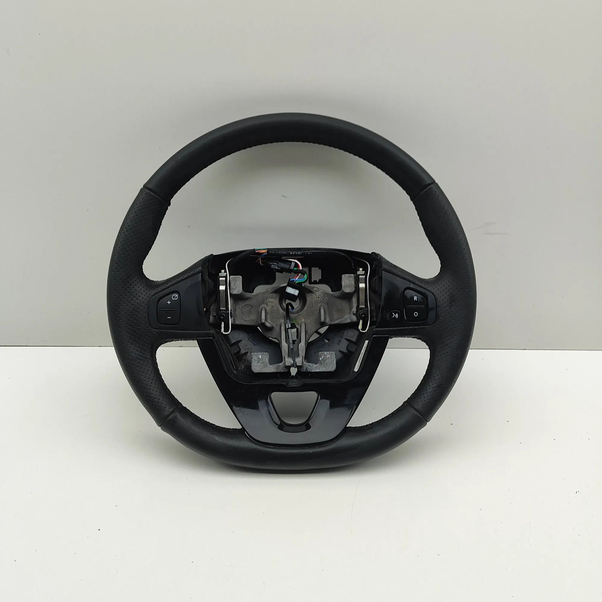 Renault Zoe steering wheel Steering Wheel — RENAULT ZOE (BFM_) (2012-...) ...