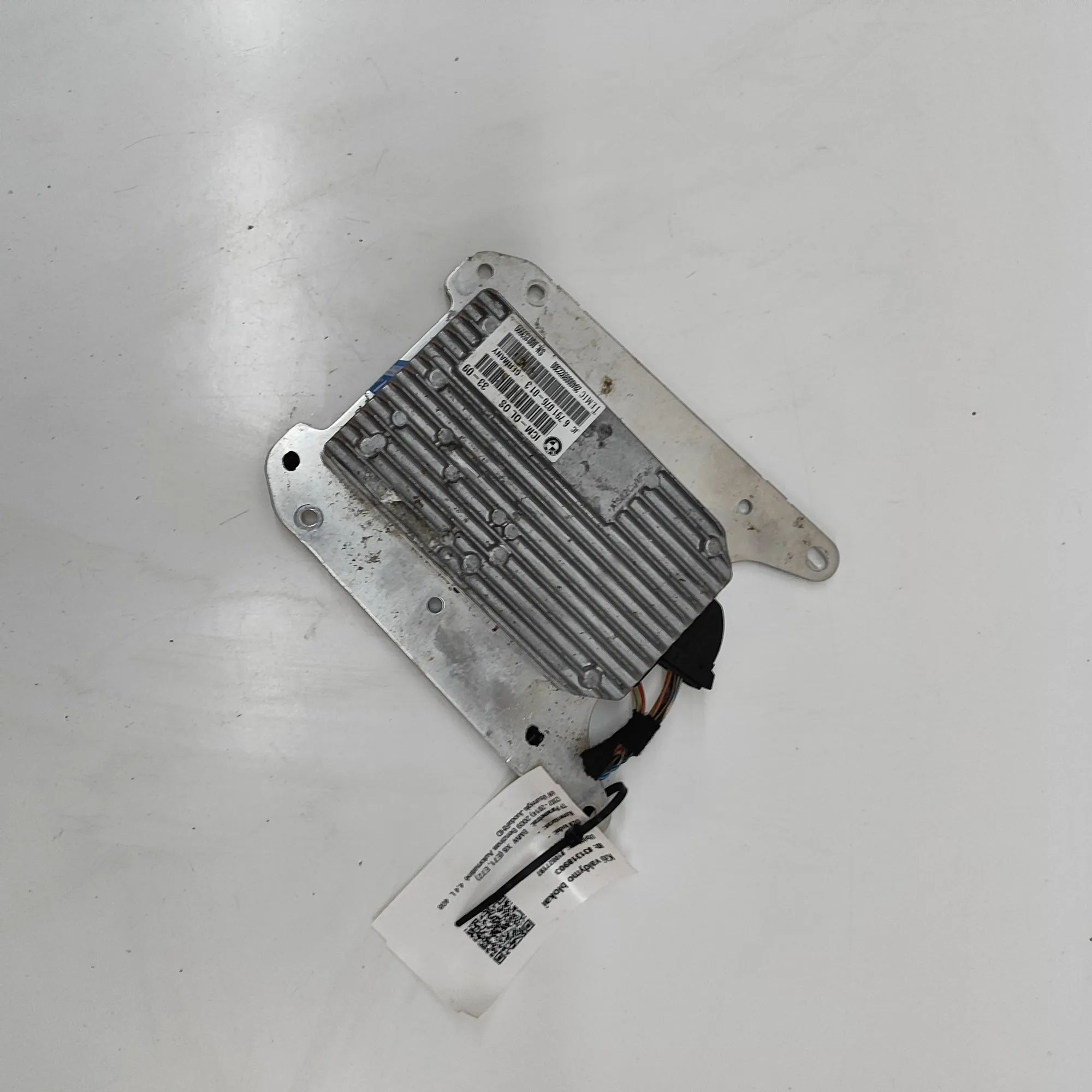 BMW X6 (E71 / E72) Suspension Control Unit Suspension control unit — BMW X6 (E71, E72) (20...