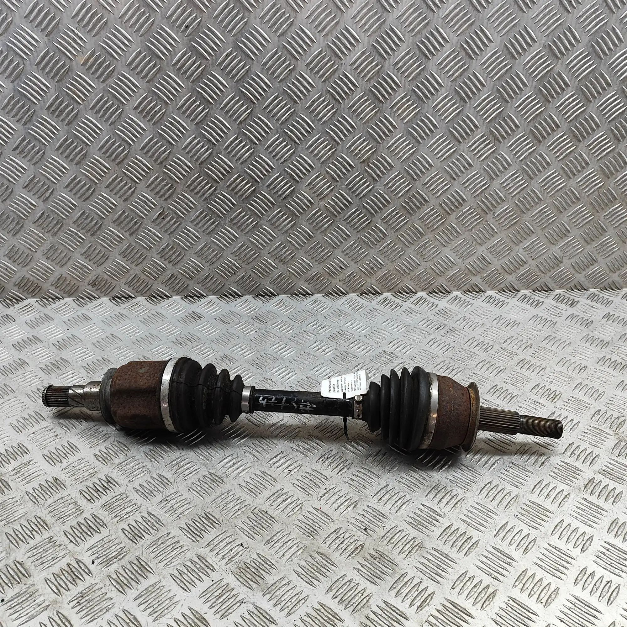 Nissan Pick Up / Navara / NP300 (D22) Front Right Driveshaft Front Right Driveshaft — NISSAN NP300 (NAVARA D...
