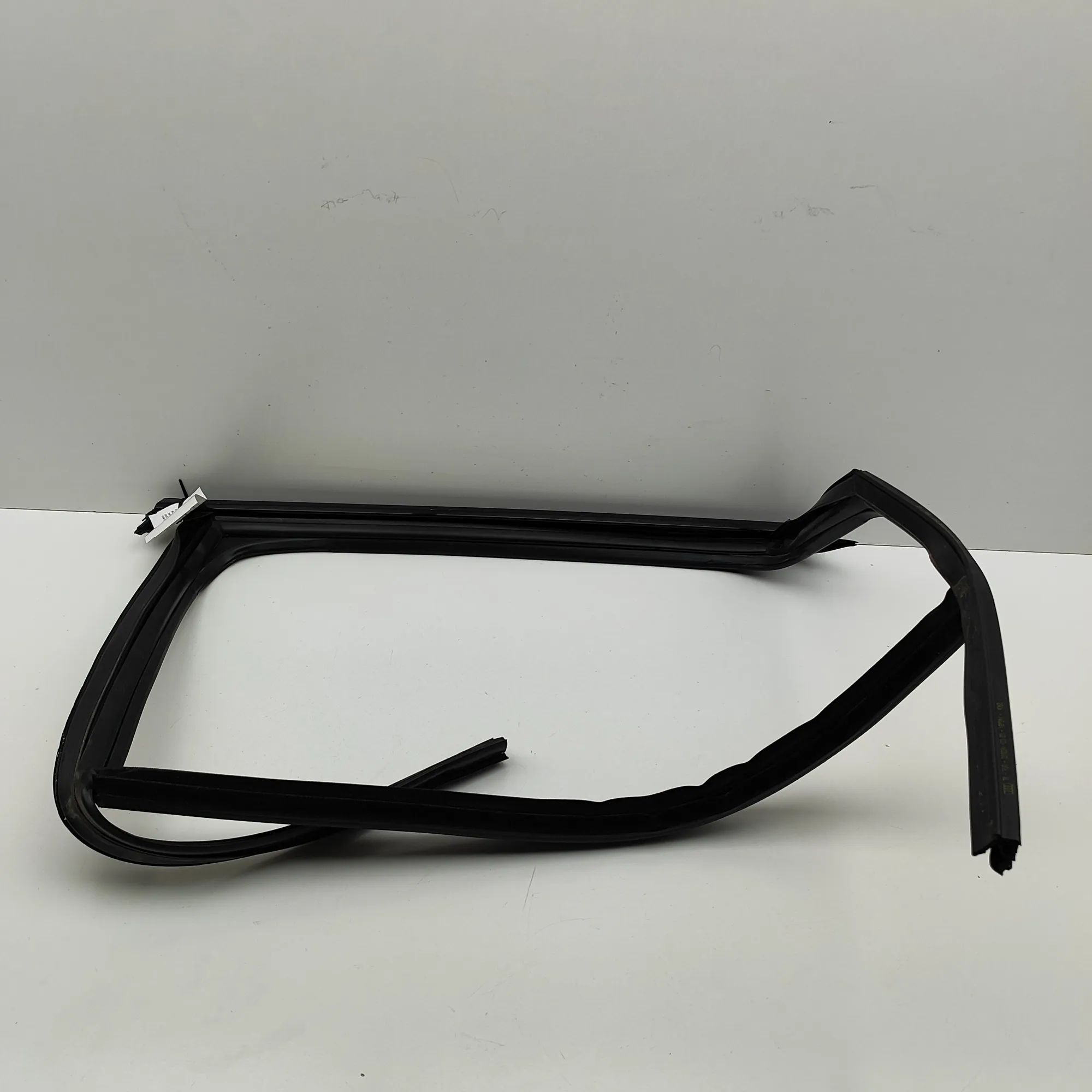 Audi A6 (C8) Upper door trim strip — rear left Upper door trim strip — rear left — AUDI A6 (C8...