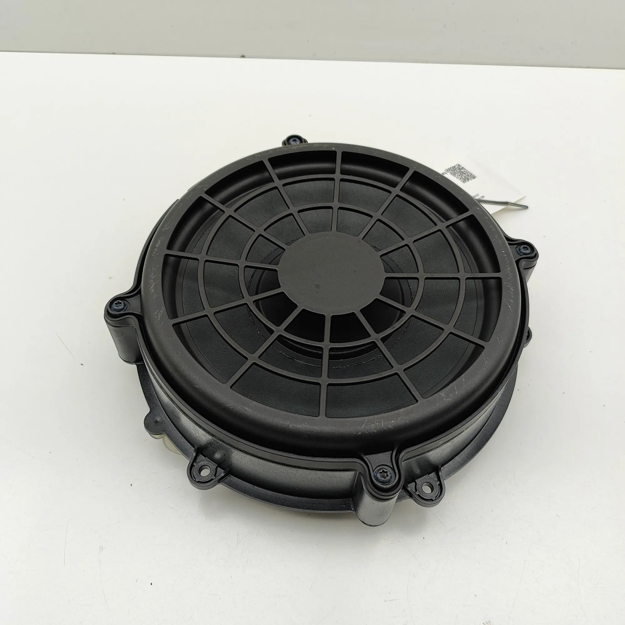 Audi e-tron GT (FW) Front Right Door Speaker Front Right Door Speaker — AUDI E-TRON GT (Salo...