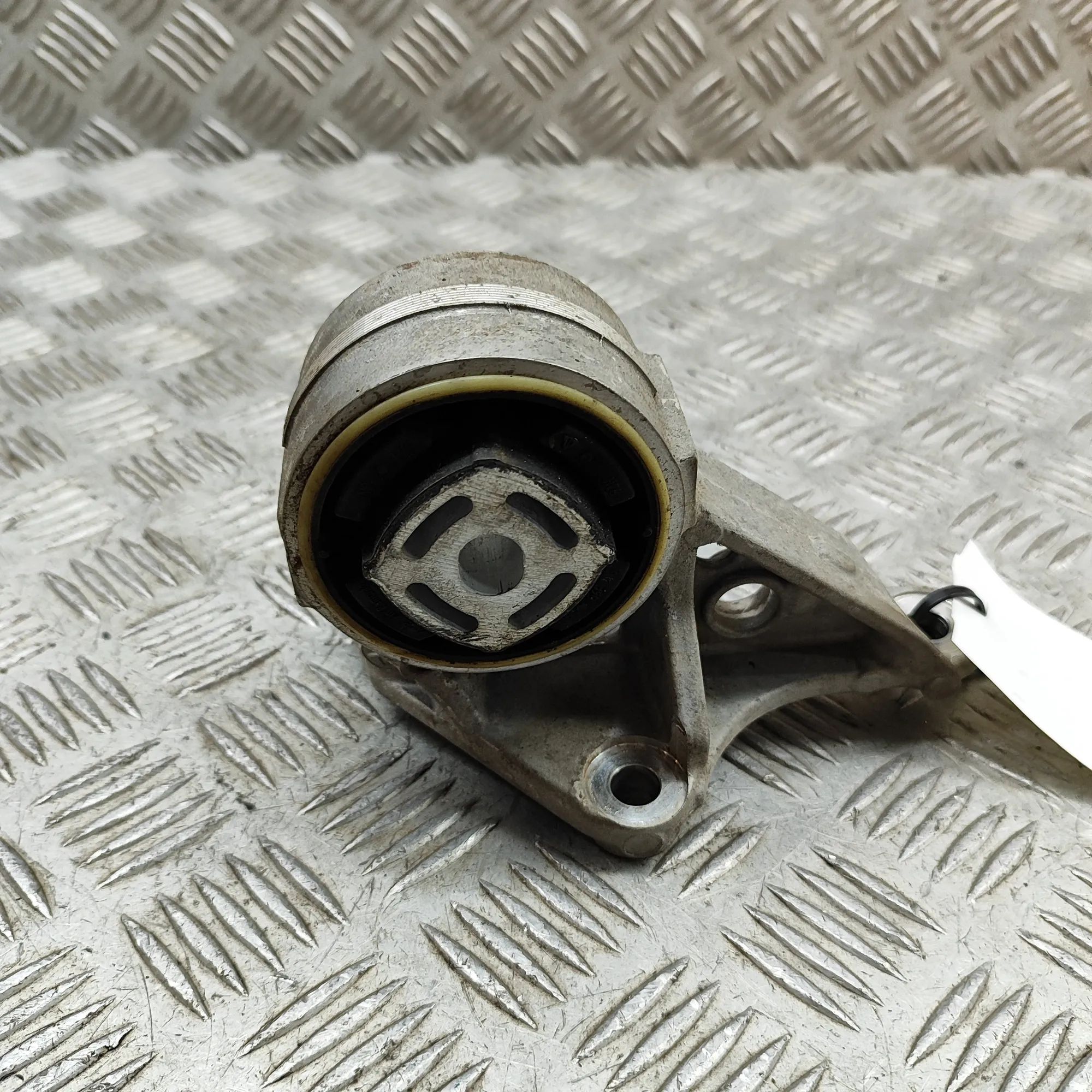 Porsche Taycan Right Side Engine Mount Right Side Engine Mount — PORSCHE TAYCAN (2019-...