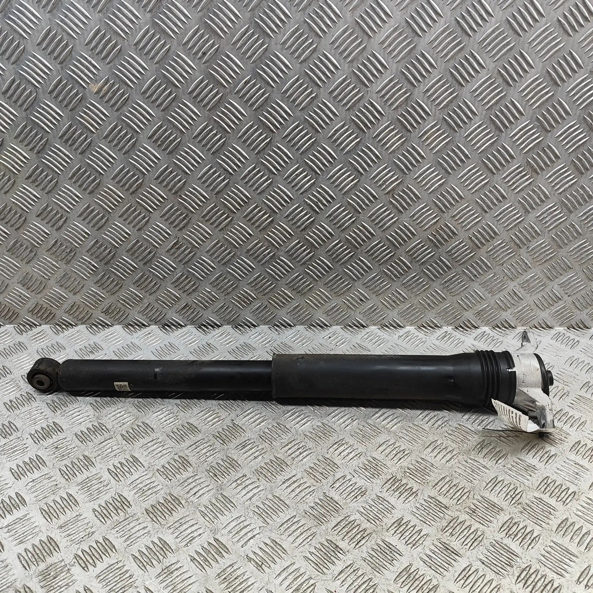 Mazda 3 (BP) Shock absorber — rear left Shock absorber — rear left — MAZDA CX-3 (0 DM) ...
