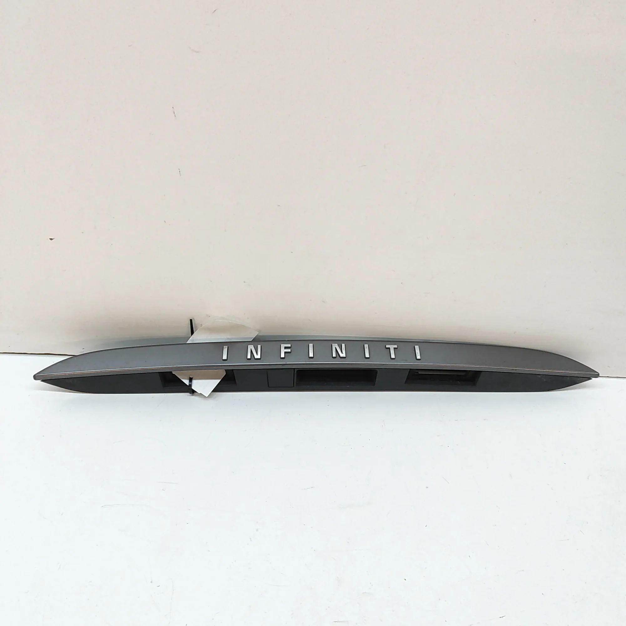 Infiniti Q30 Trim Number Plate Light