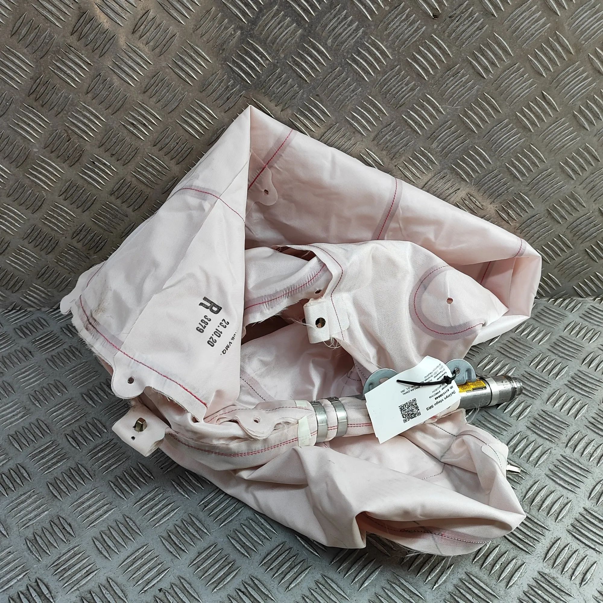 Porsche Macan Right Side Roof Safety Curtain SRS Right Side Roof Safety Curtain SRS — PORSCHE MA...