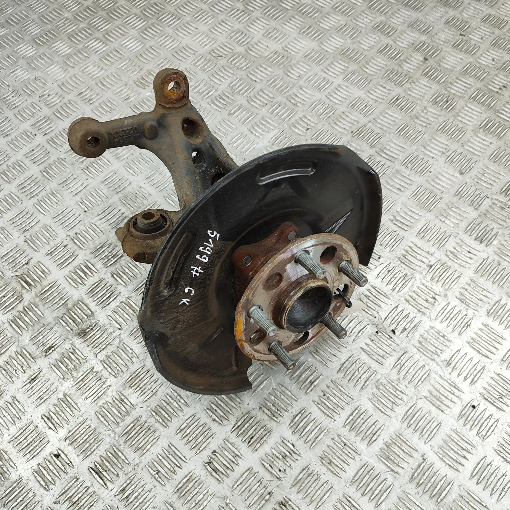 Toyota Corolla Rear Left Wheel Hub Spindle Rear Left Wheel Hub Spindle — TOYOTA COROLLA (E...
