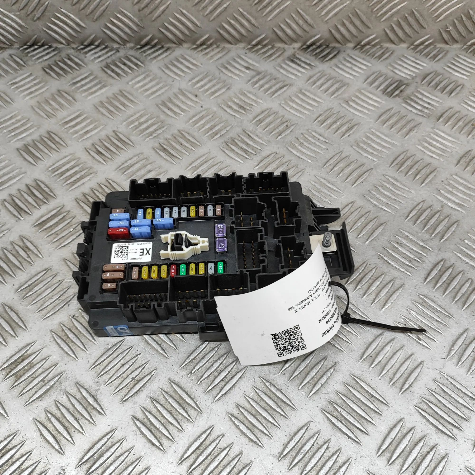 Tesla Model X Fuse Box Module Fuse Box Module — TESLA MODEL X (2013-...) — 10...