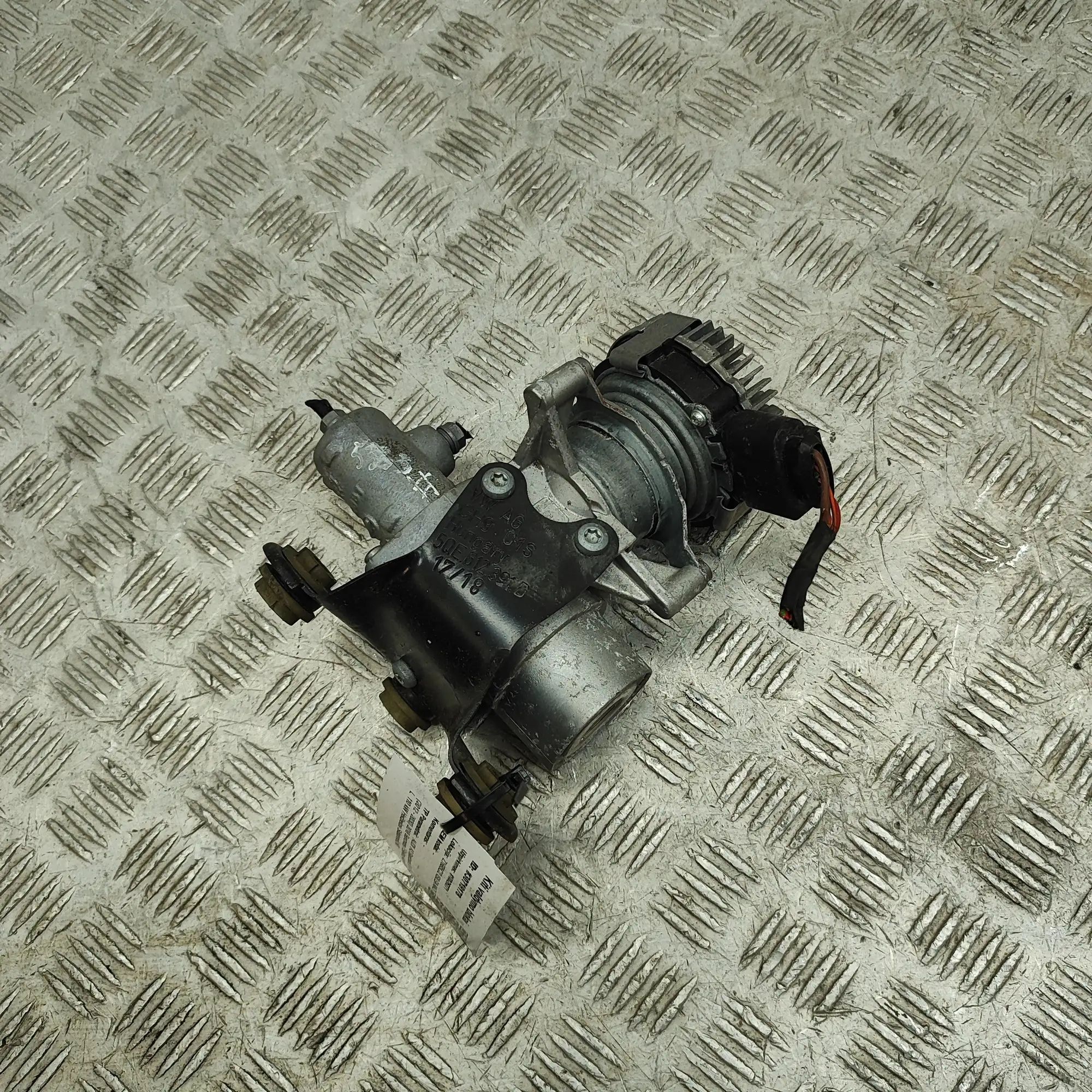 Audi A3 (8V) Brake Cylinder Brake Cylinder — AUDI A3 (Sportback 8VA, 8VF) (...