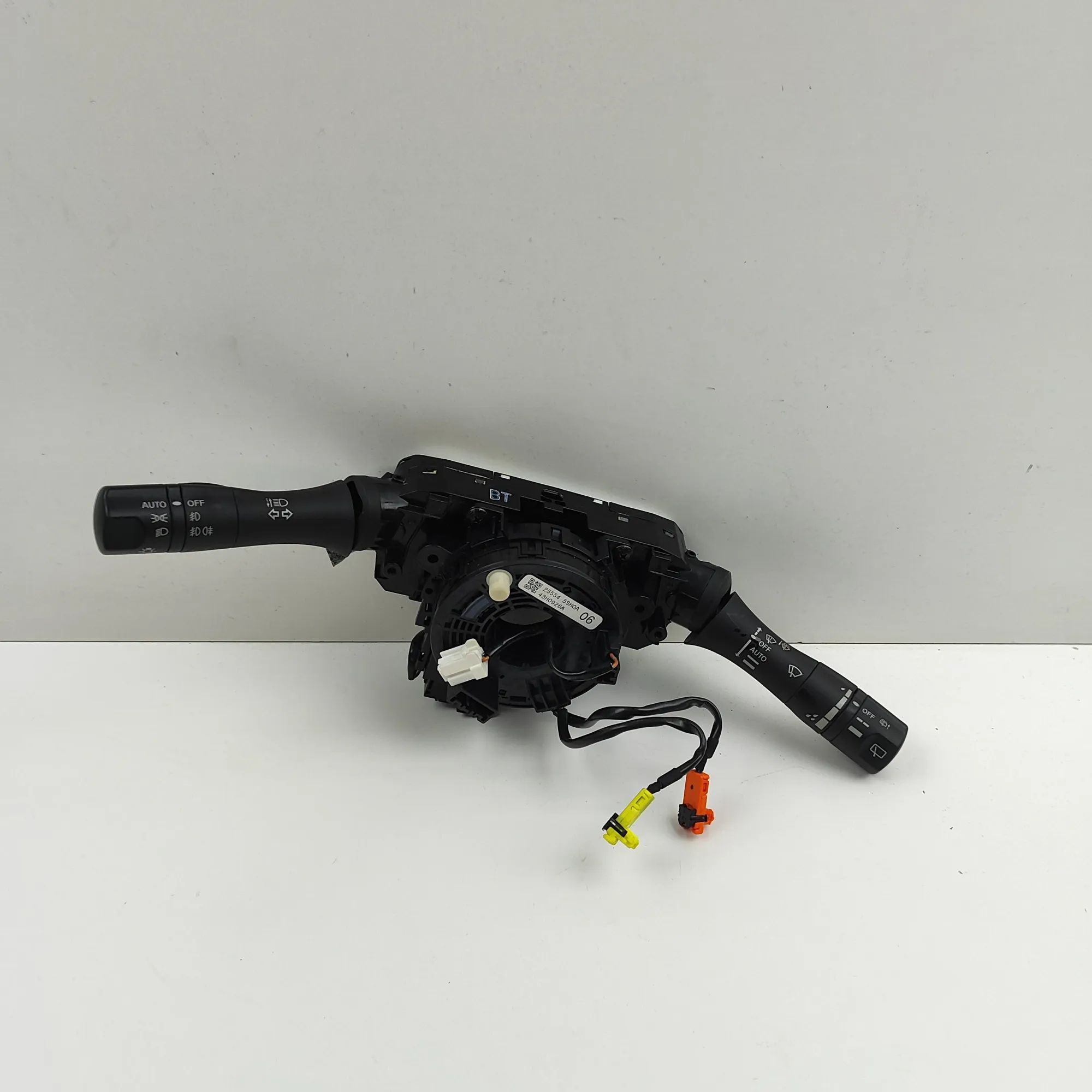 Nissan Leaf Indicator Wiper Stalk Switch Indicator Wiper Stalk Switch — NISSAN LEAF (ZE1...