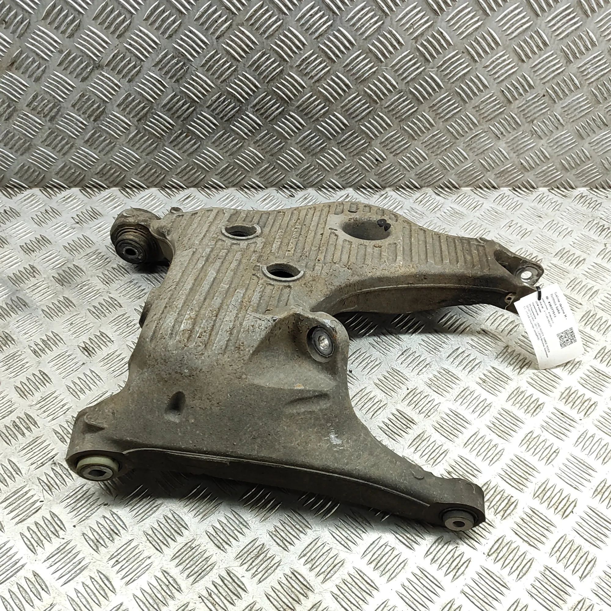 Land Rover Range Rover Sport (L494) Rear Right Lower Control Arm Rear Right Lower Control Arm — LAND ROVER RANGE...