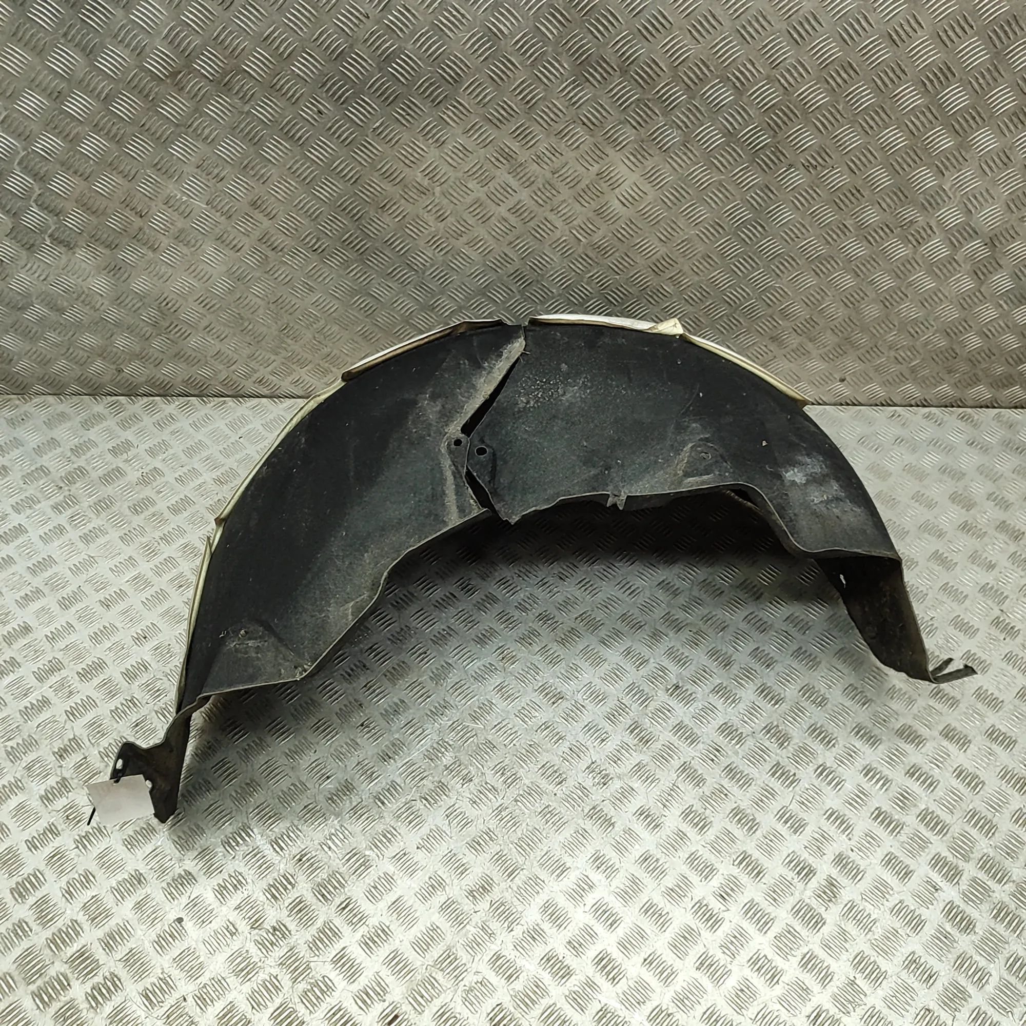Land Rover Range Rover Sport (L494) Rear Right Arch Liner Rear Right Arch Liner — LAND ROVER RANGE ROVER ...