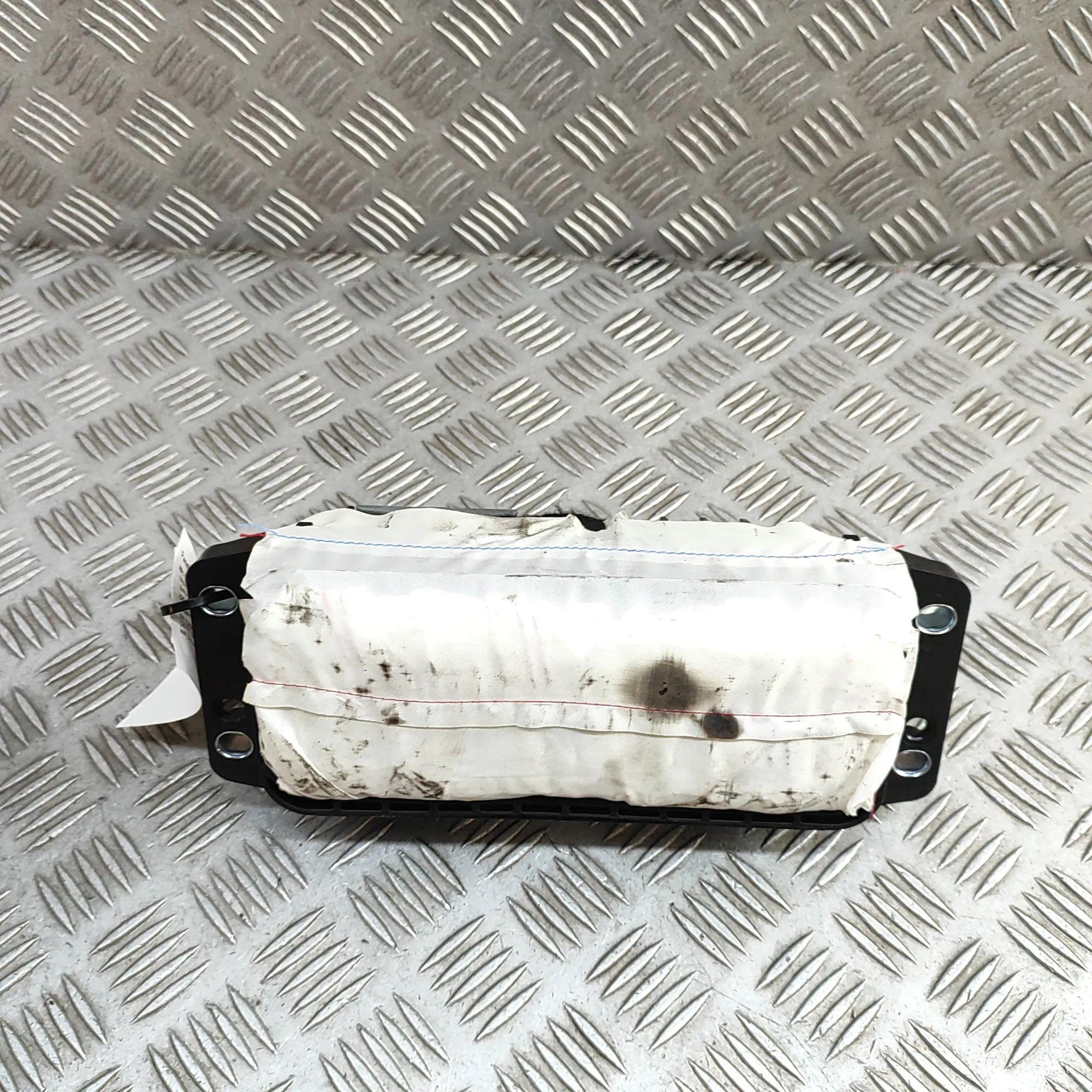 Audi A6 (C7) Dashboard Safety Bag SRS Dashboard Safety Bag SRS — AUDI A6 (4G2, C7, 4G...