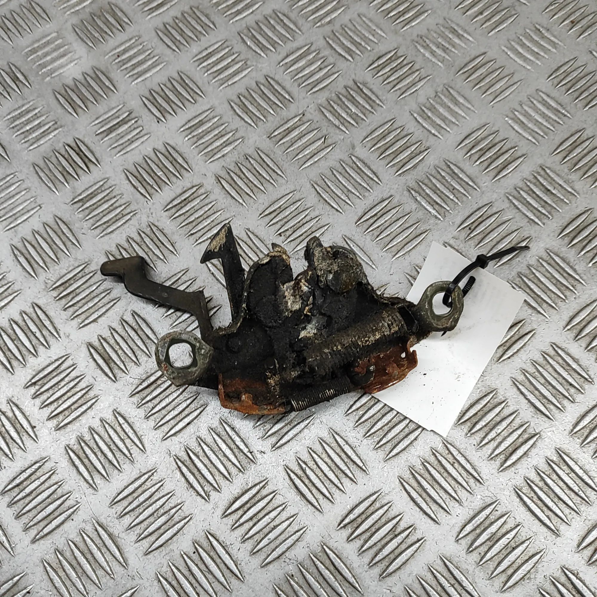 Nissan 300ZX Bonnet safety catch Bonnet safety catch — NISSAN 300 (ZX Cabrio Z32...