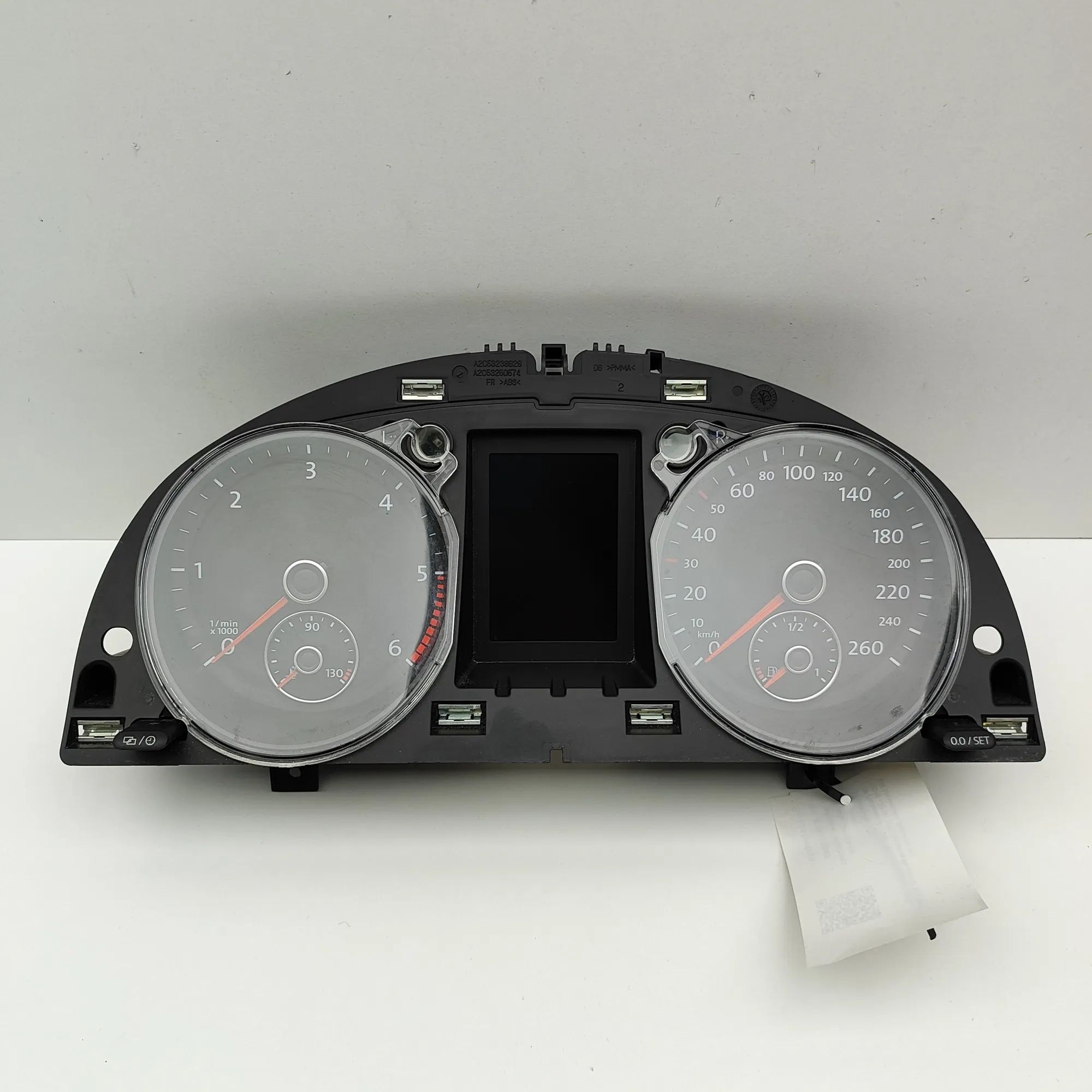 Volkswagen Passat (B7) Instrument Cluster Speedometer Instrument Cluster Speedometer — VW PASSAT (Var...