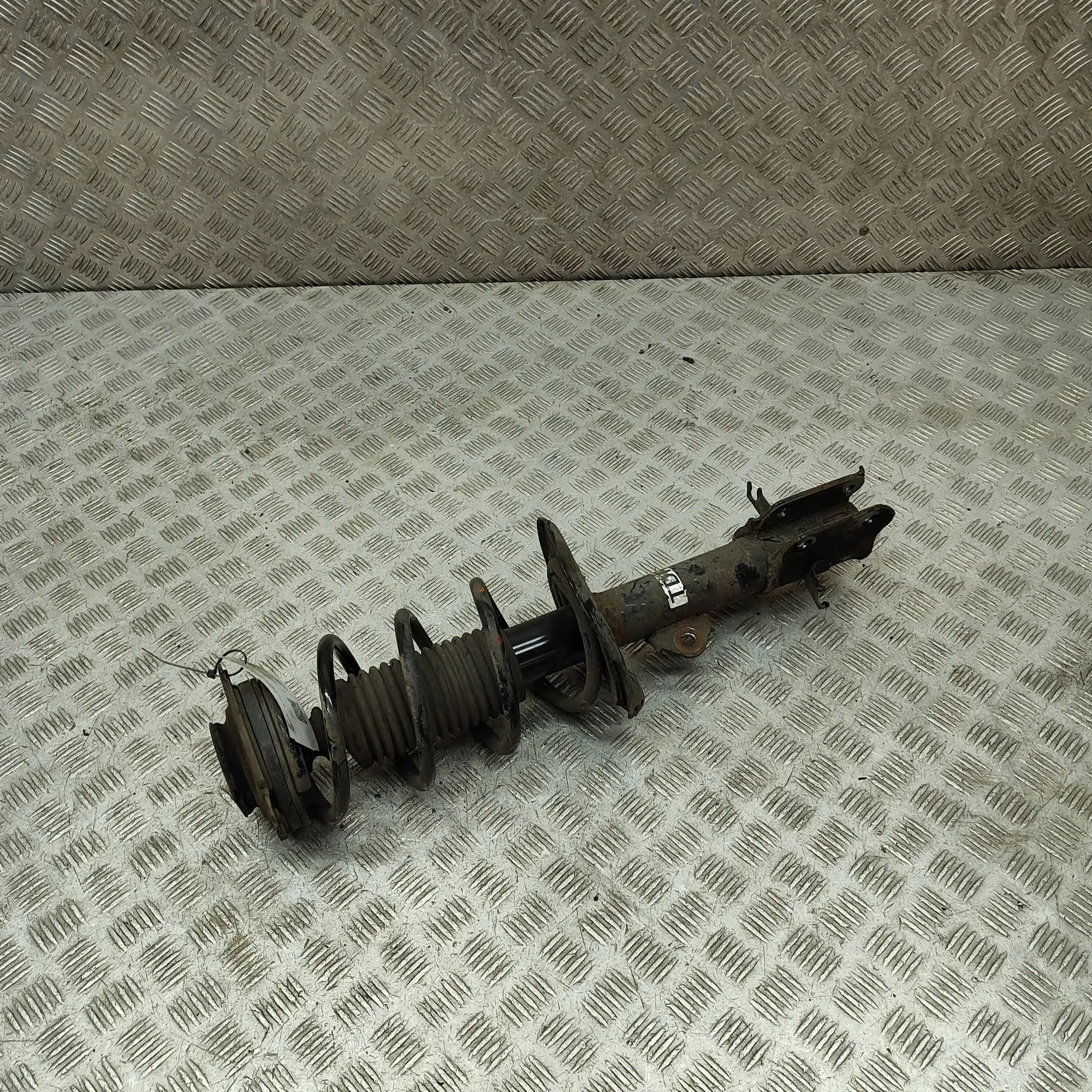 Nissan Juke Shock absorber — front right Shock absorber — front right — NISSAN JUKE (F15...
