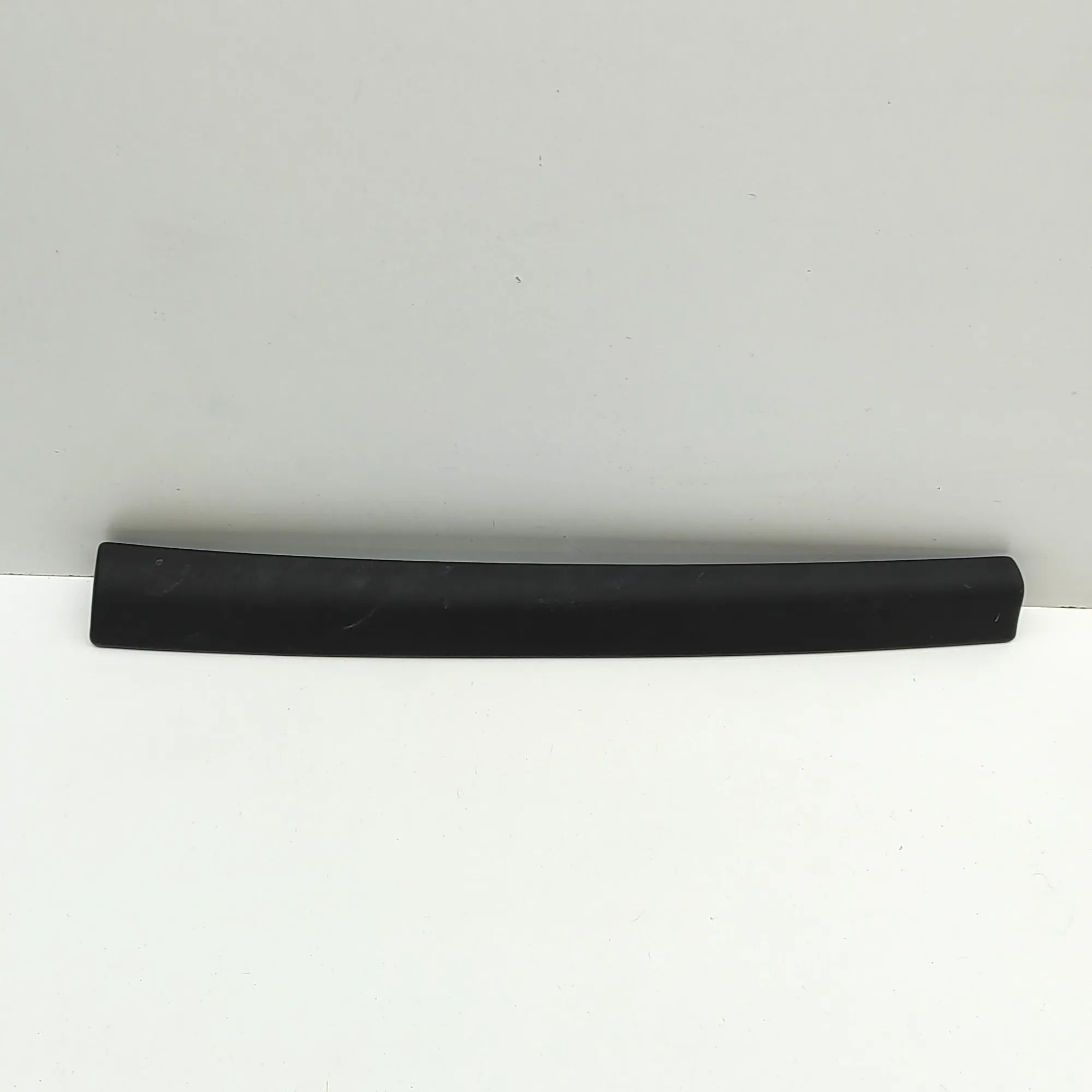 Maserati Levante Lower dashboard trim Lower dashboard trim — MASERATI LEVANTE (SUV M1...