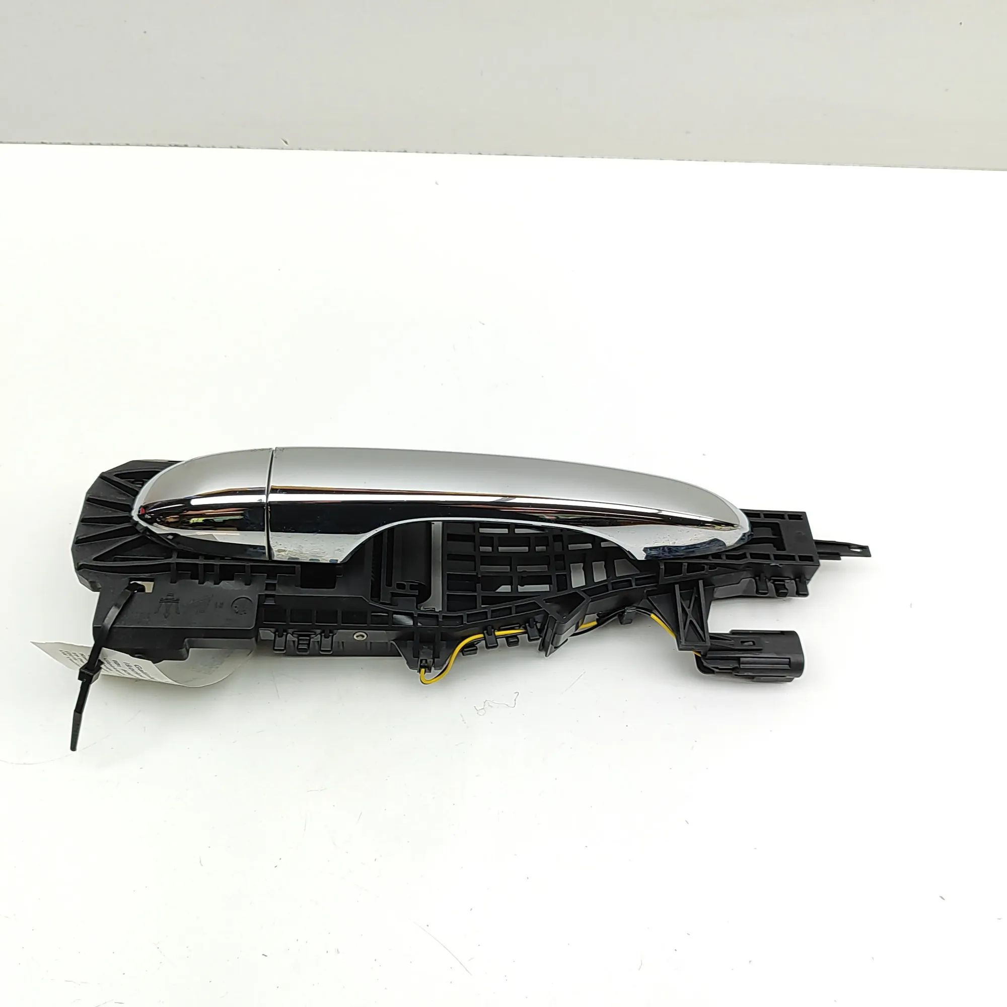 Maserati Levante Exterior door handle — rear right Exterior door handle — rear right — MASERATI LE...
