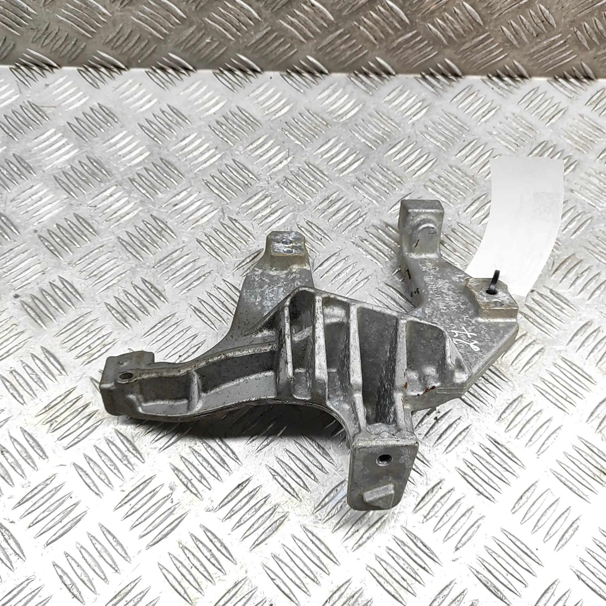 Mercedes-Benz EQS (V297 / X296) Right Side Engine Bracket Right Side Engine Bracket — MERCEDES BENZ EQS (...