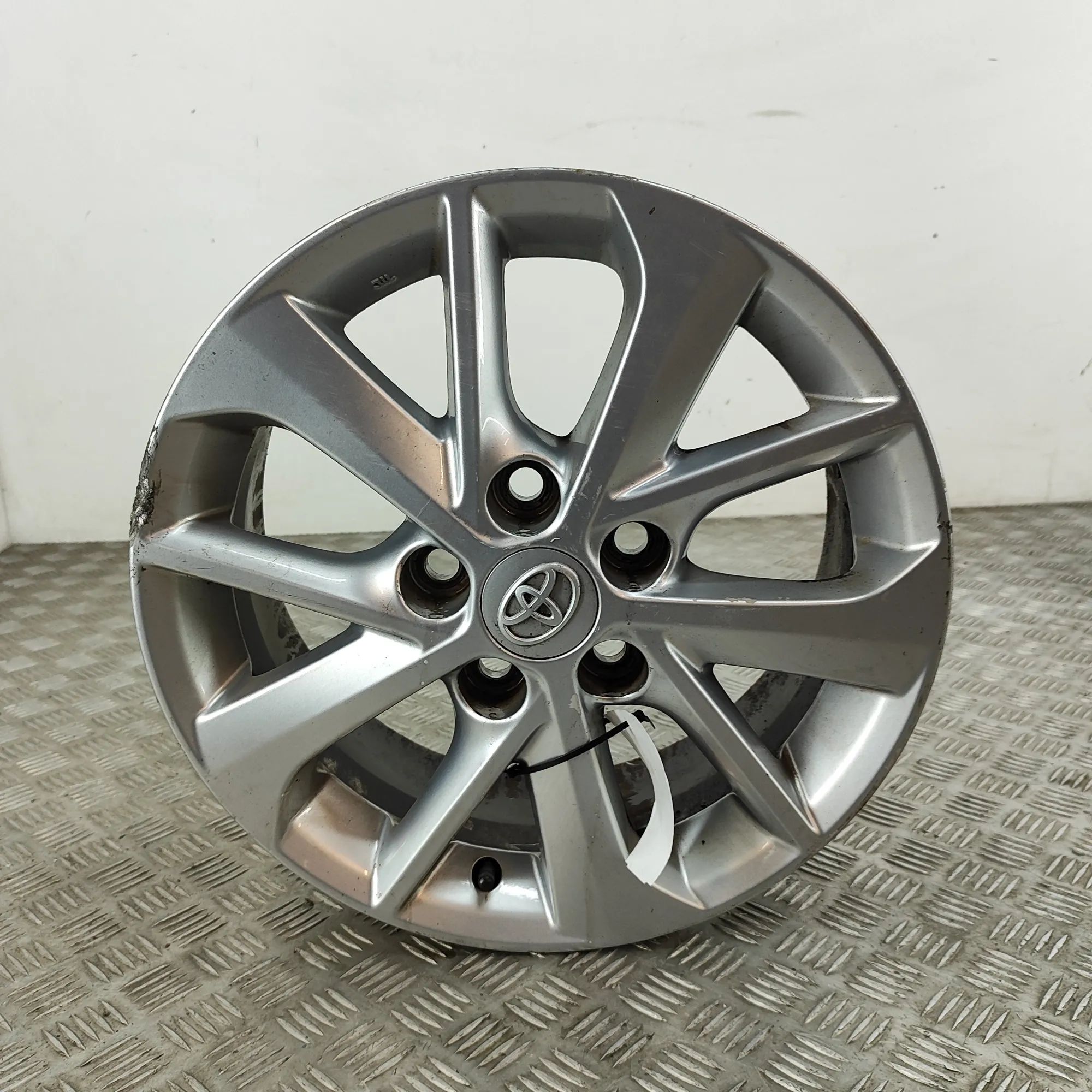 Toyota Auris Alloy Wheel Alloy wheel — TOYOTA AURIS (_E18_) (2012-2018) ...