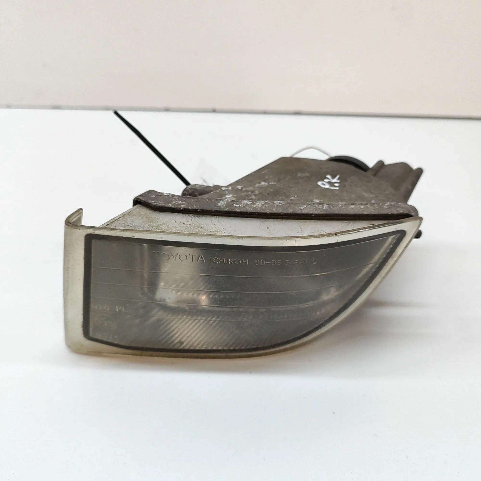 Toyota Land Cruiser 100 Front Left Fog Light Front Left Fog Light — TOYOTA LAND CRUISER (120...