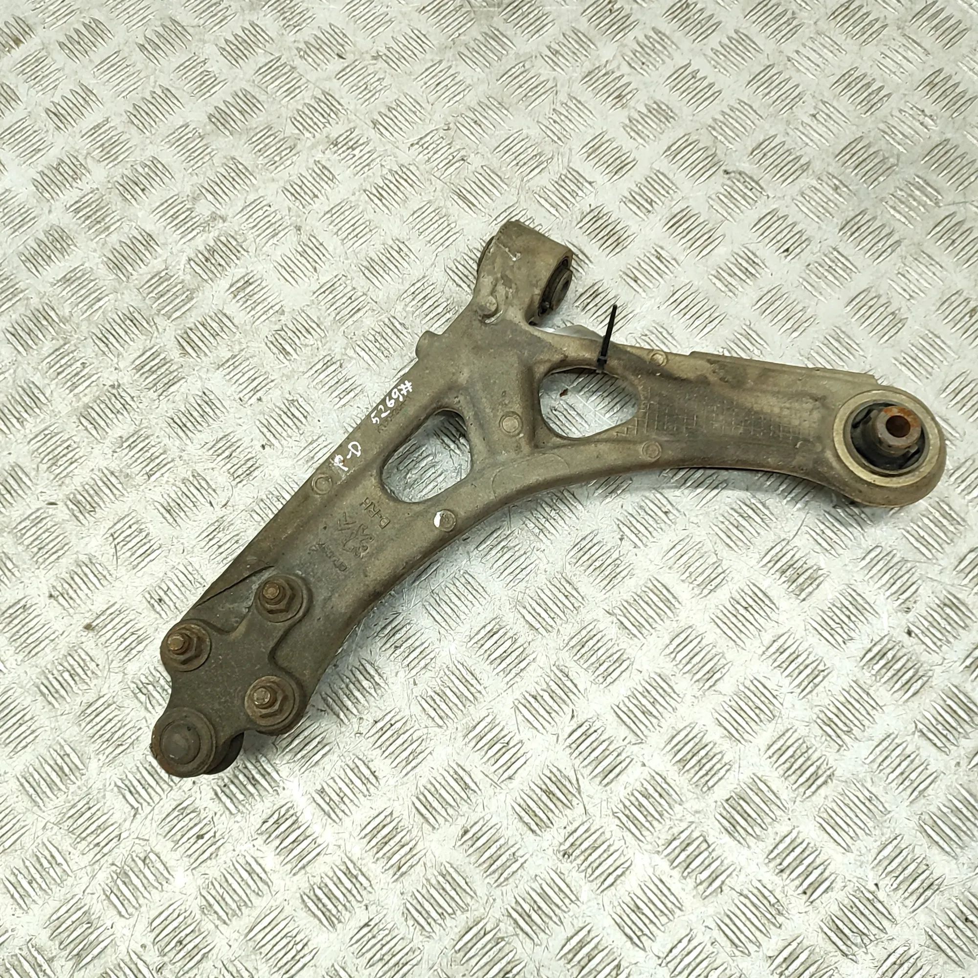 Peugeot Partner / Rifter Front Right Lower Control Arm Front Right Lower Control Arm — PEUGEOT PARTNER...