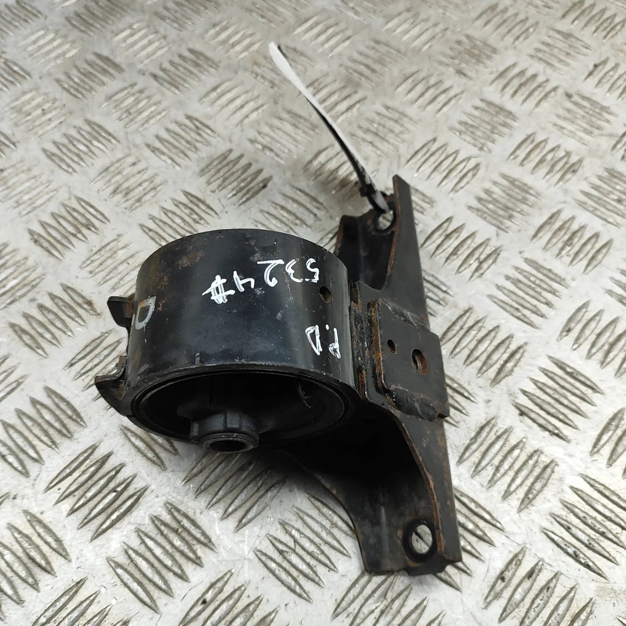Mitsubishi Lancer Right Side Engine Mount Right Side Engine Mount — MITSUBISHI LANCER (VI...