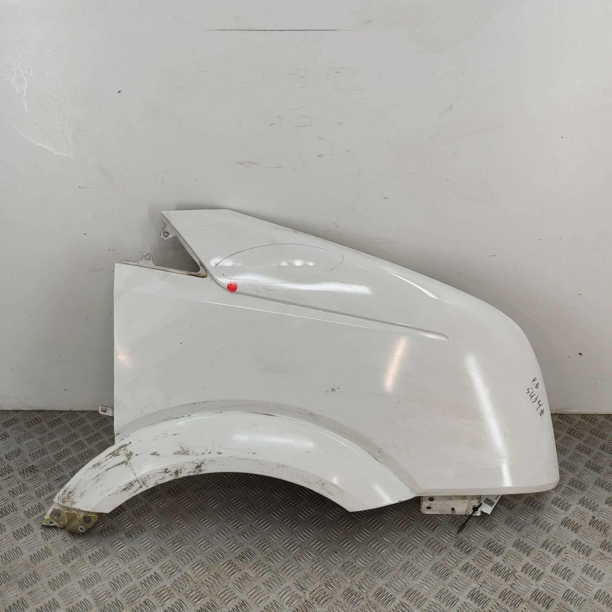 Volkswagen Crafter Front Right Fender Front Right Fender — VW CRAFTER (30-50 Van 2E_)...