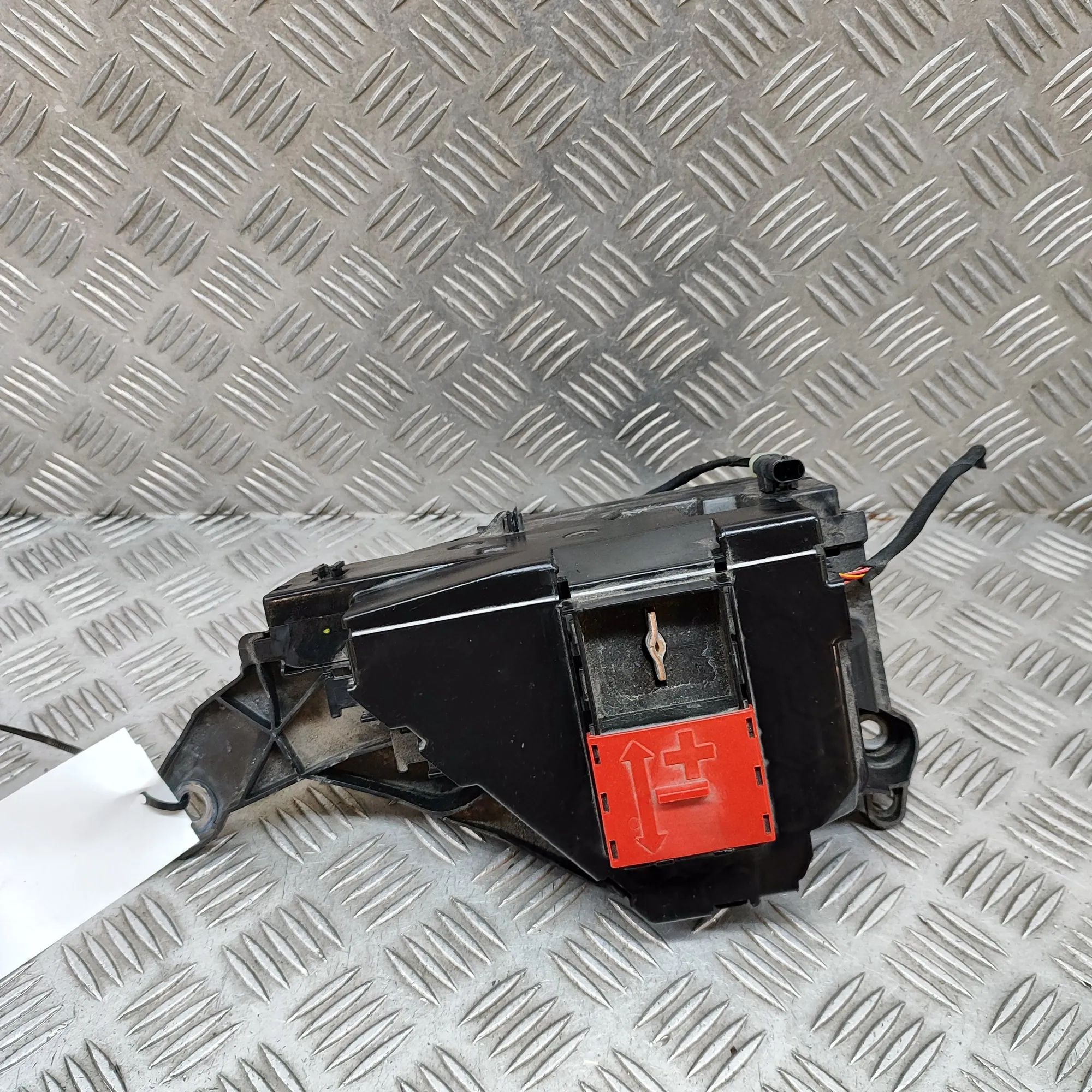 Mercedes-Benz EQC (N293) Power Distribution Unit Power distribution unit — MERCEDES BENZ EQC (20...