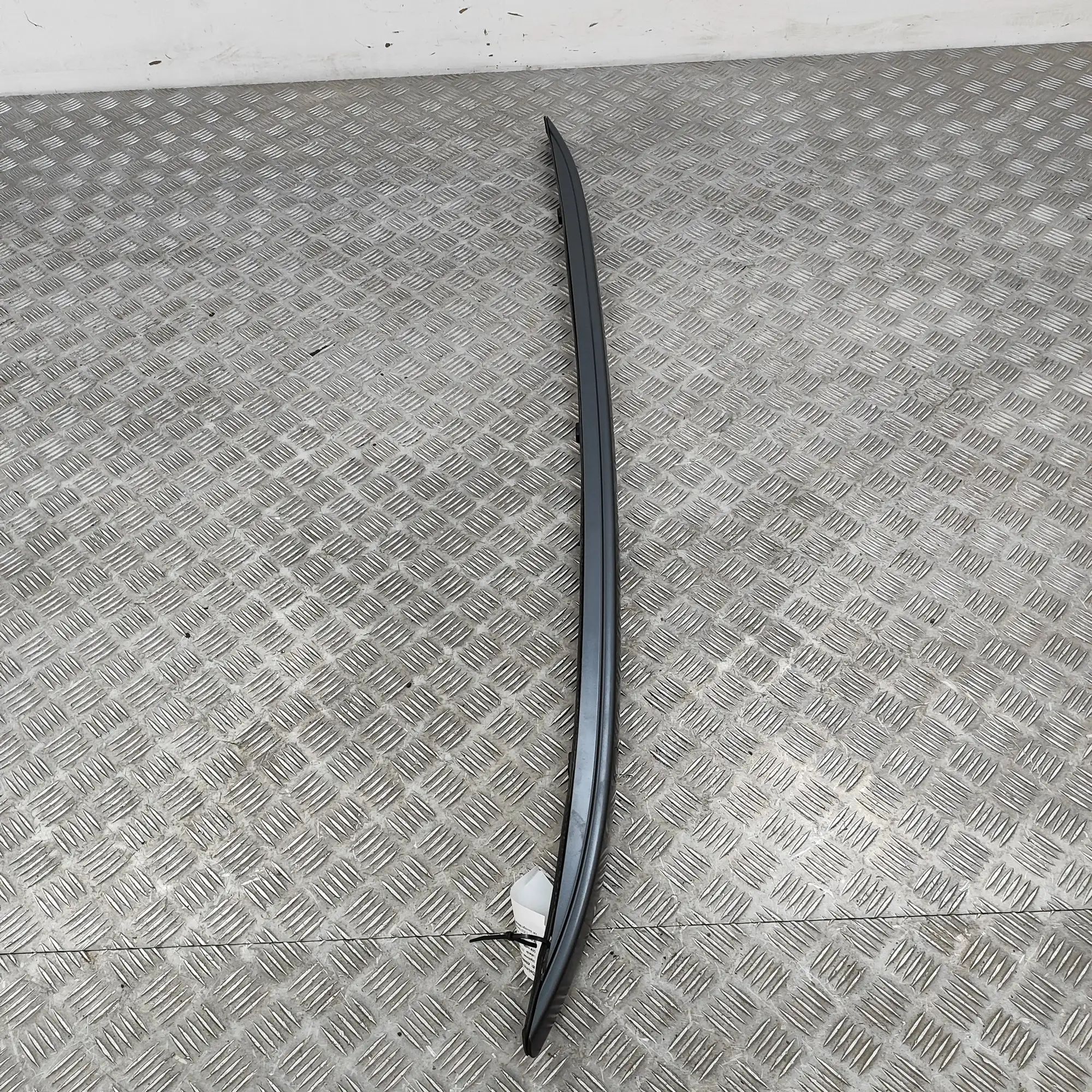 Hyundai Kona Right Side Roof Rail Right Side Roof Rail — HYUNDAI KONA (2017-...) ...