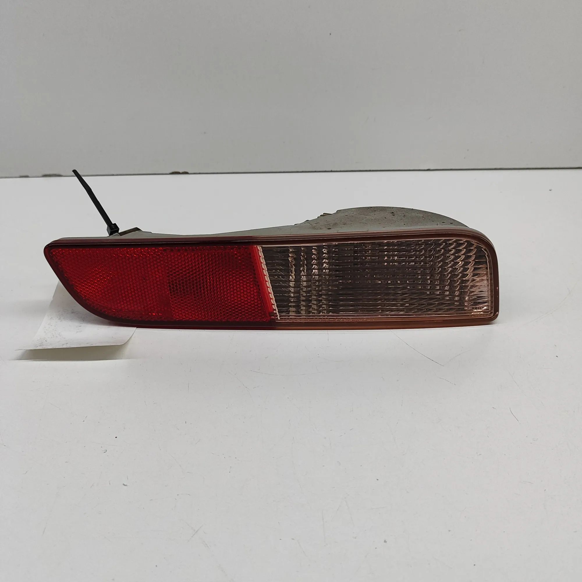 Mitsubishi Outlander Rear Right Fog Light Rear Right Fog Light — MITSUBISHI OUTLANDER (II...