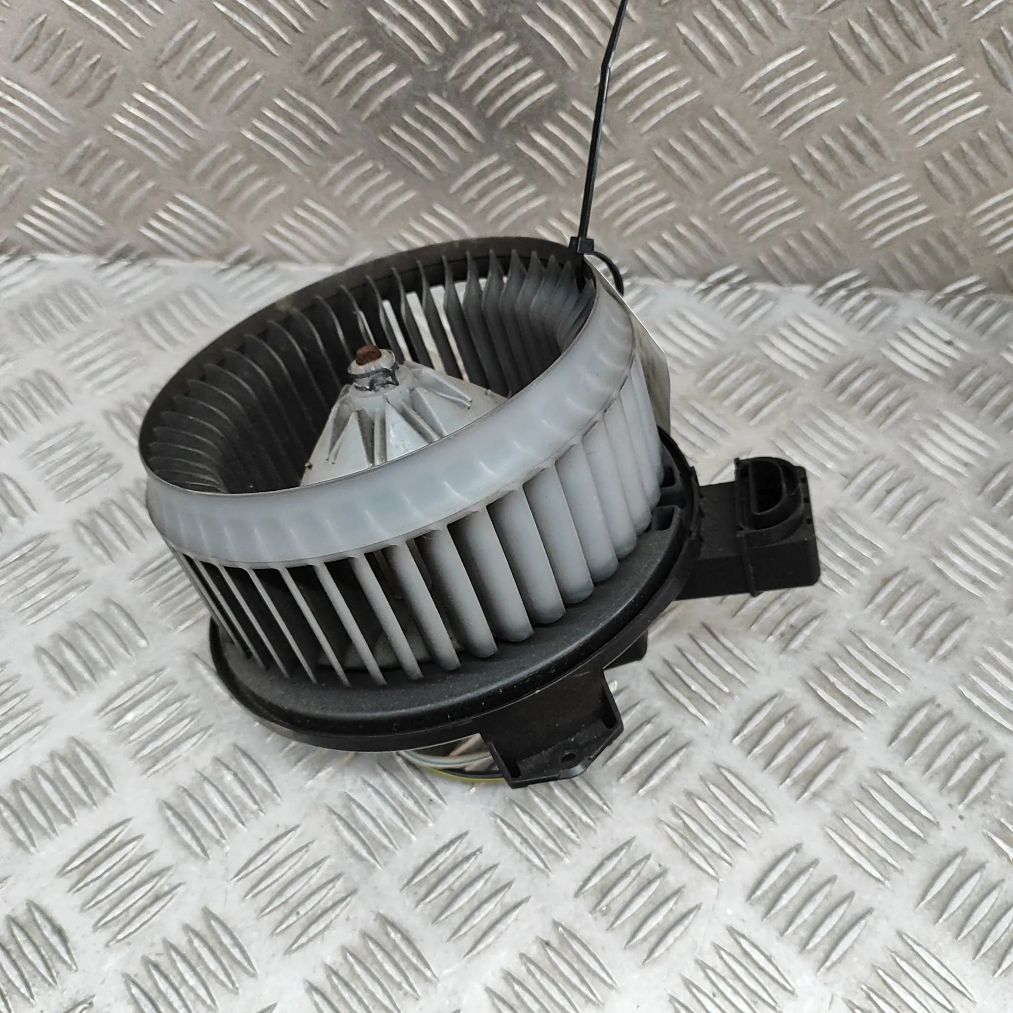 Toyota Land Cruiser 100 Heater Blower Fan Heater Blower Fan — TOYOTA LAND CRUISER (120 _J...