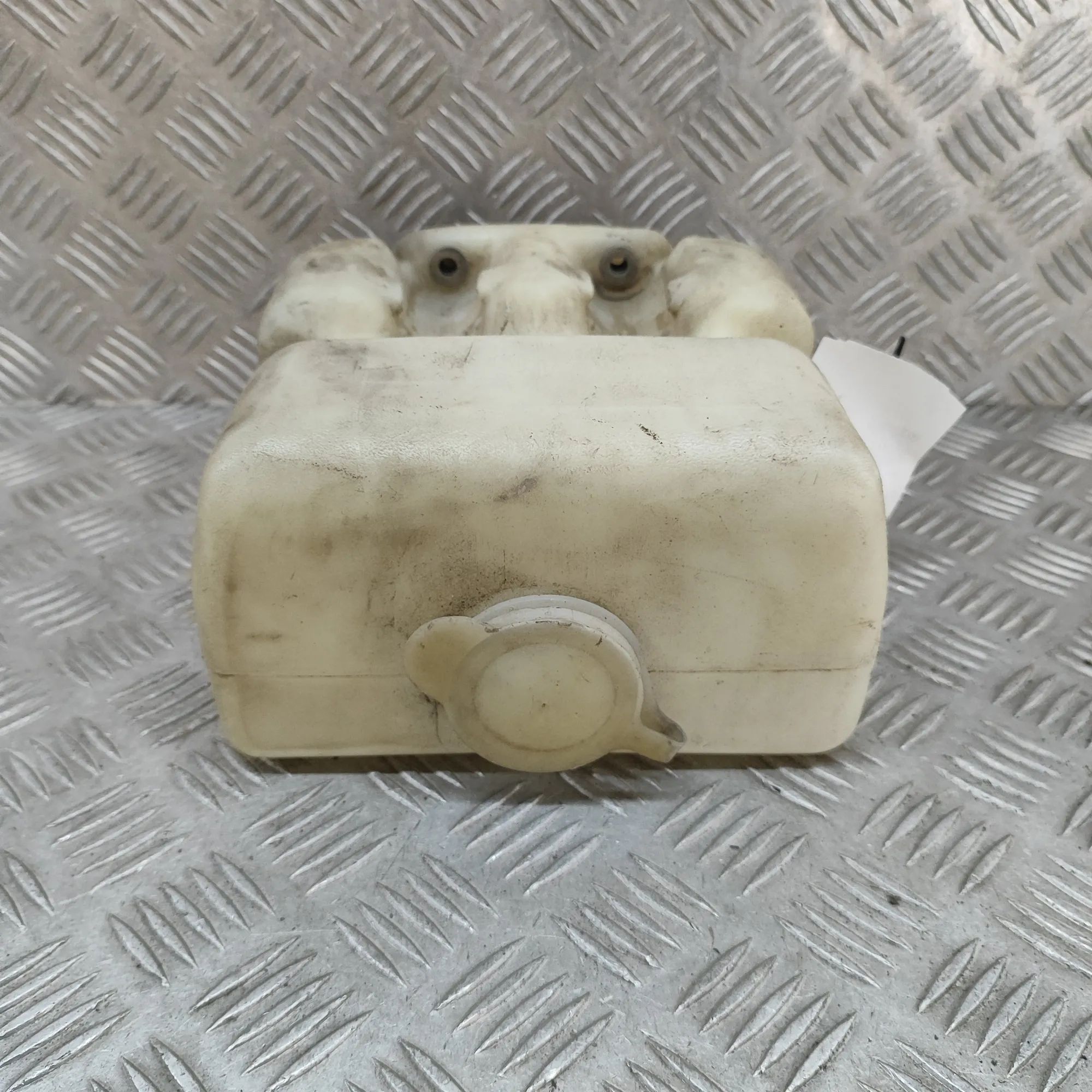 Land Rover Defender Window Washer Tank Window Washer Tank — LAND ROVER DEFENDER (L315)...