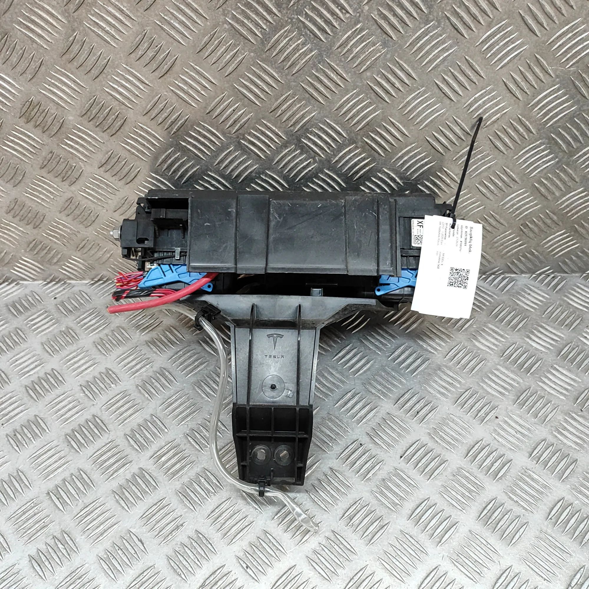 Tesla Model X Fuse Box Module Fuse Box Module — TESLA MODEL X (2013-...) — 10...