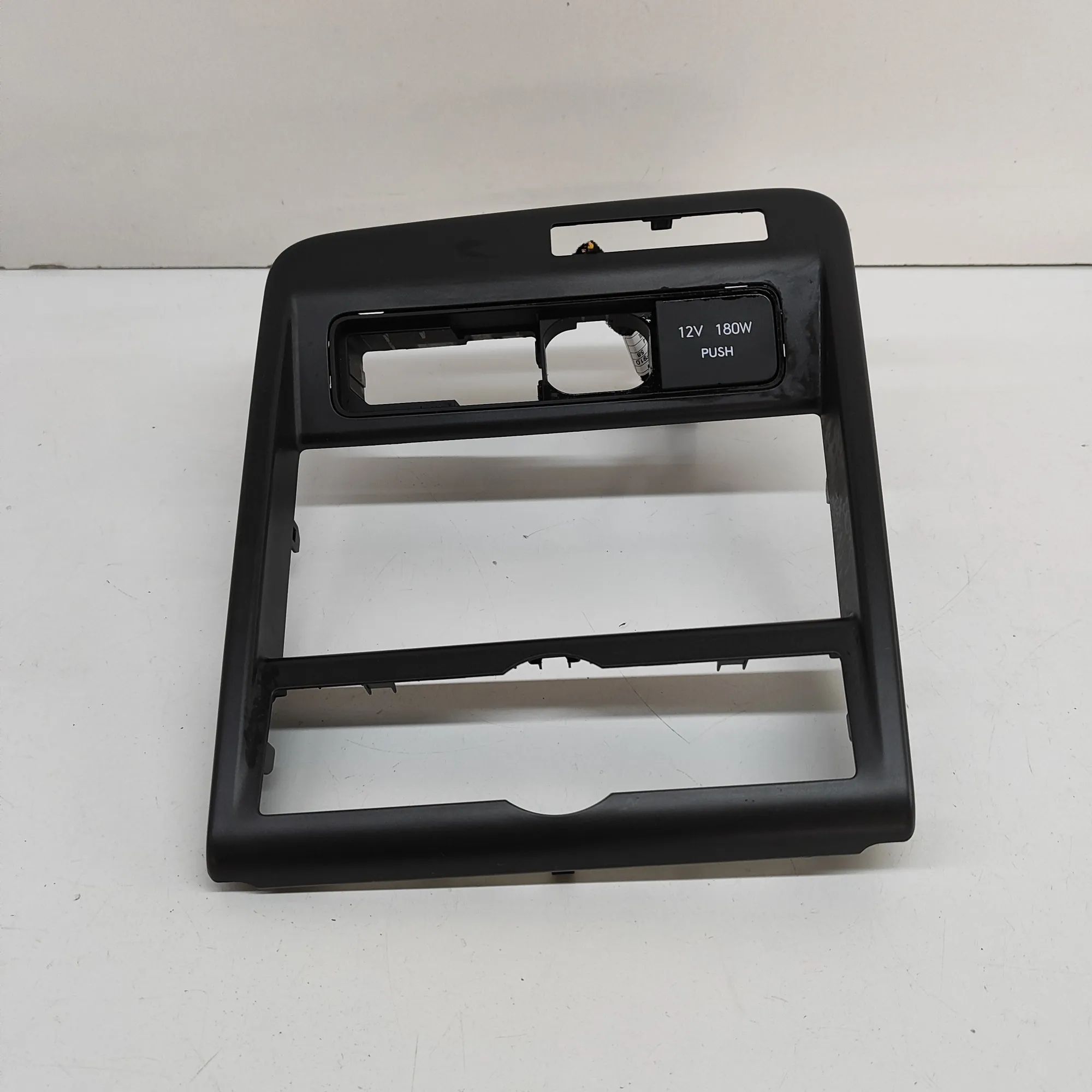 Hyundai Kona Centre console trim Centre console trim — HYUNDAI KONA (SX2) (2023-...