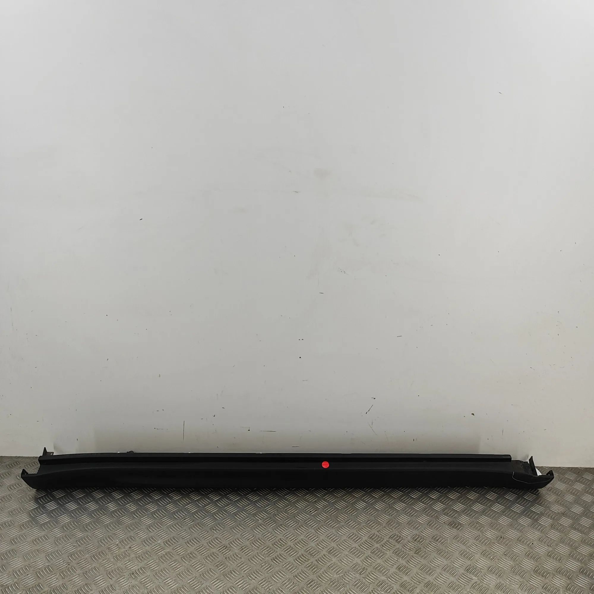 Suzuki Vitara Right Side Plastic Sideskirt Cover Right Side Plastic Sideskirt Cover — SUZUKI VIT...