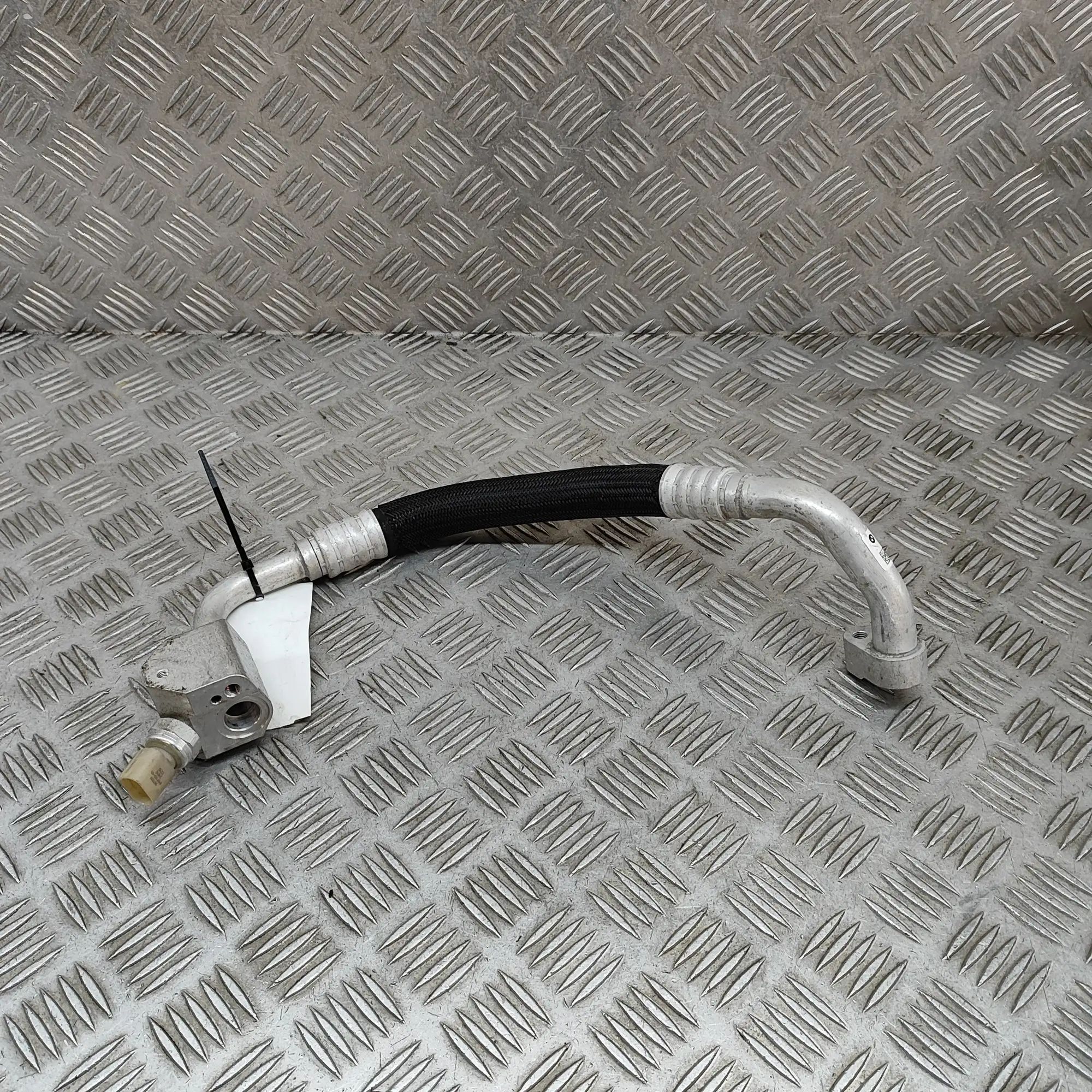 BMW iX (I20) A/C Air Con Hose Pipe A/C Air Con Hose Pipe — BMW IX (I20) (2021-...)...