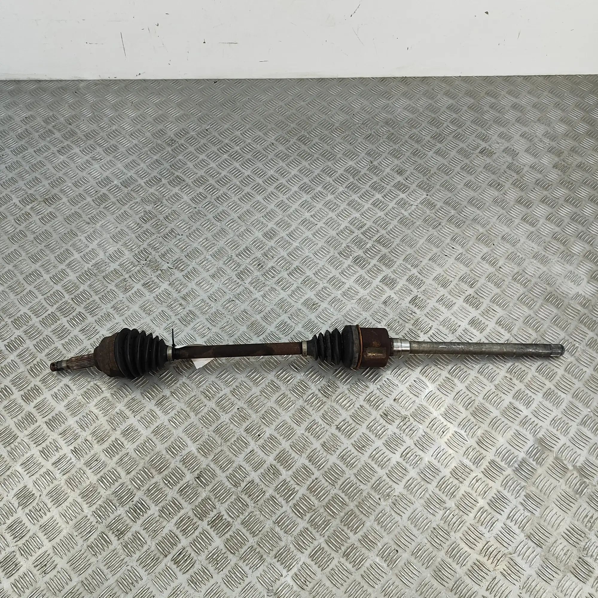 Chrysler Pacifica Front Right Driveshaft Front Right Driveshaft — CHRYSLER PACIFICA (200...