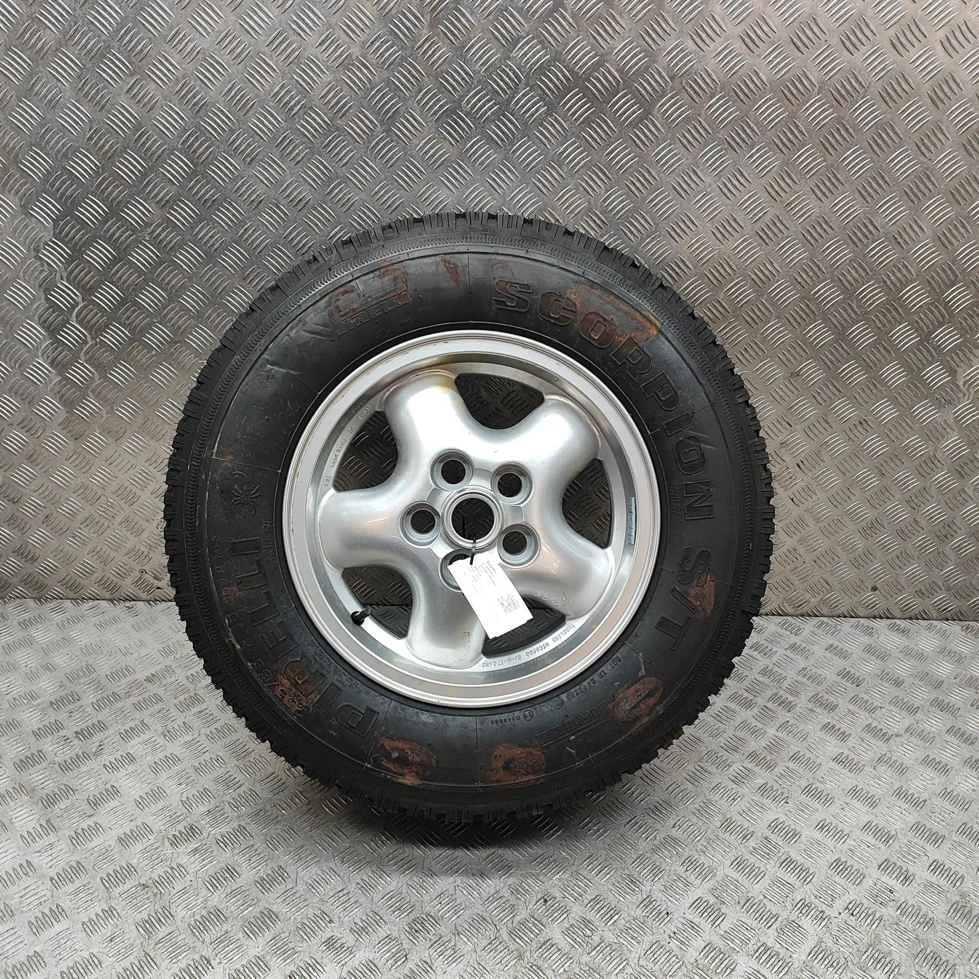 Land Rover Range Rover Alloy Wheel Alloy wheel — LAND ROVER RANGE ROVER (II P38A) ...